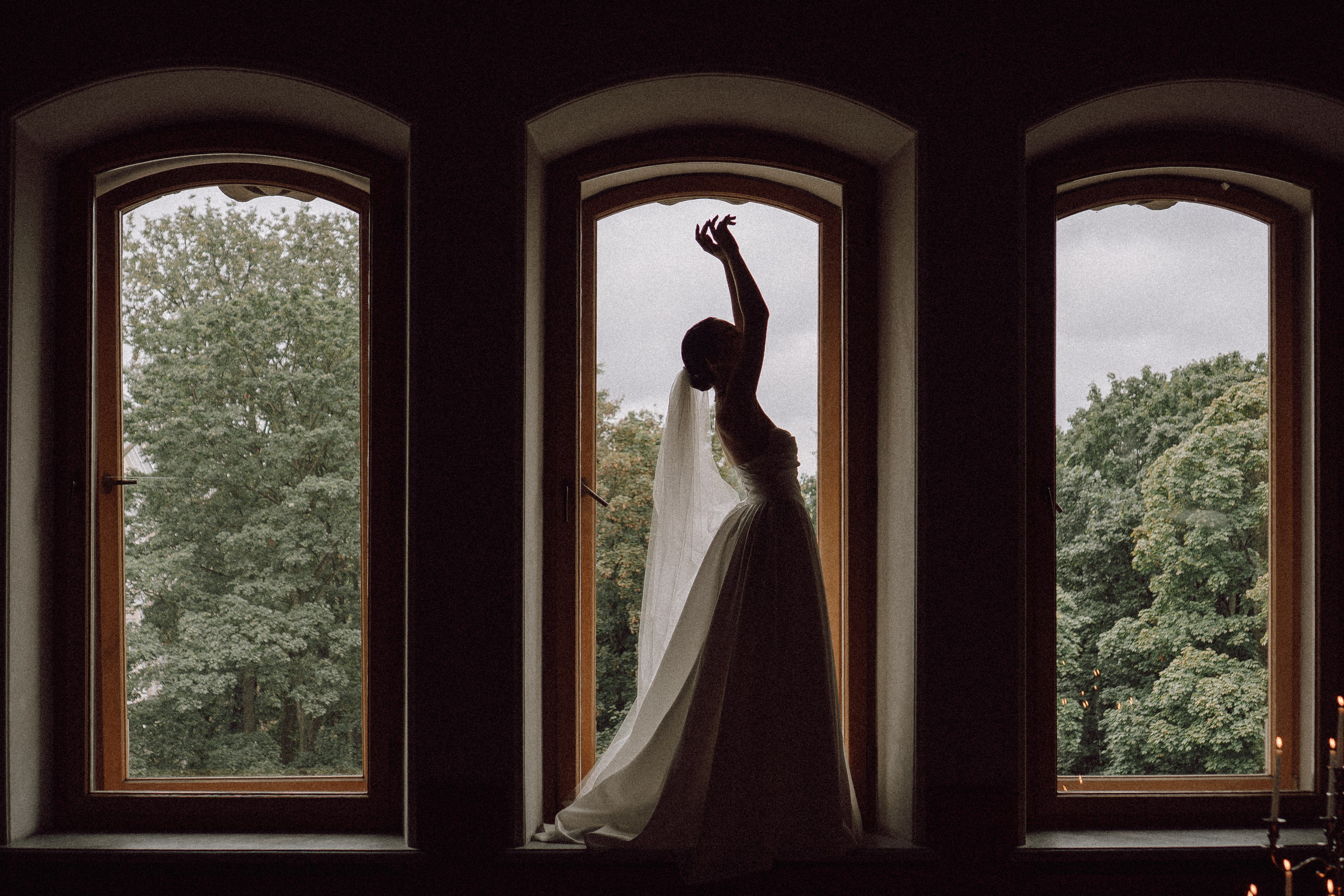 СВАДЕБНАЯ ПРОГУЛКА В САНТК-ПЕТЕРБУРГЕ (ИСАКИЕВСКИЙ СОБОР, ЗИМНЯЯ КАНАВКА, ЭРМИТАЖ И БОЛЬШАЯ МОРСКАЯ УЛИЦА). Профессиональный фотограф, Санкт-Петербург — Виктория Богомолова