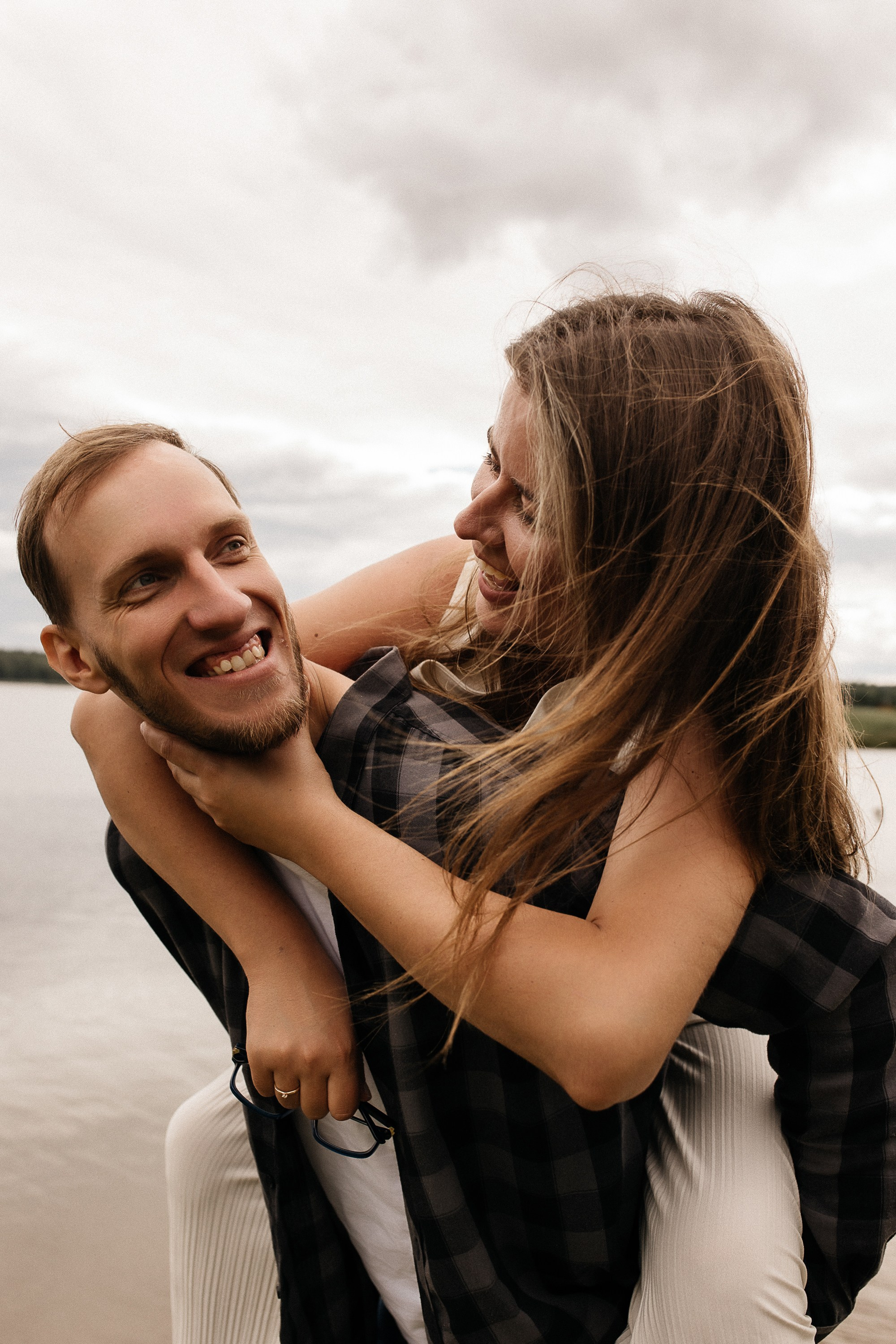 Love Story на Юбилейном озере. Свадебный и семейный фотограф Виолетта Сидельникова. Краснодар, Россия, Беларусь, Европа