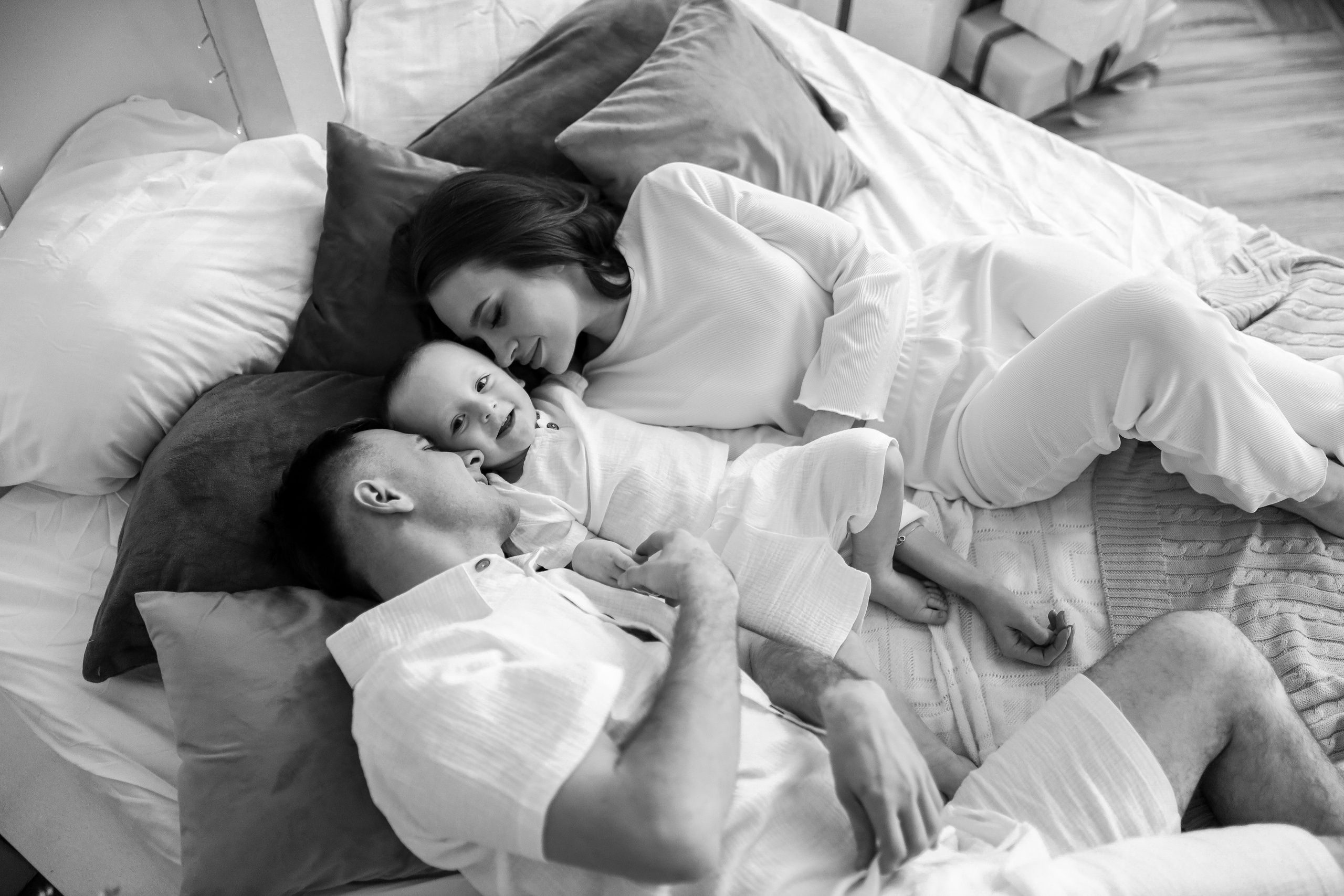 Семейная съёмка белый зал. ФОТОГРАФ ХАБАРОВСК АНАСТАСИЯ РАЧЕНКОВА