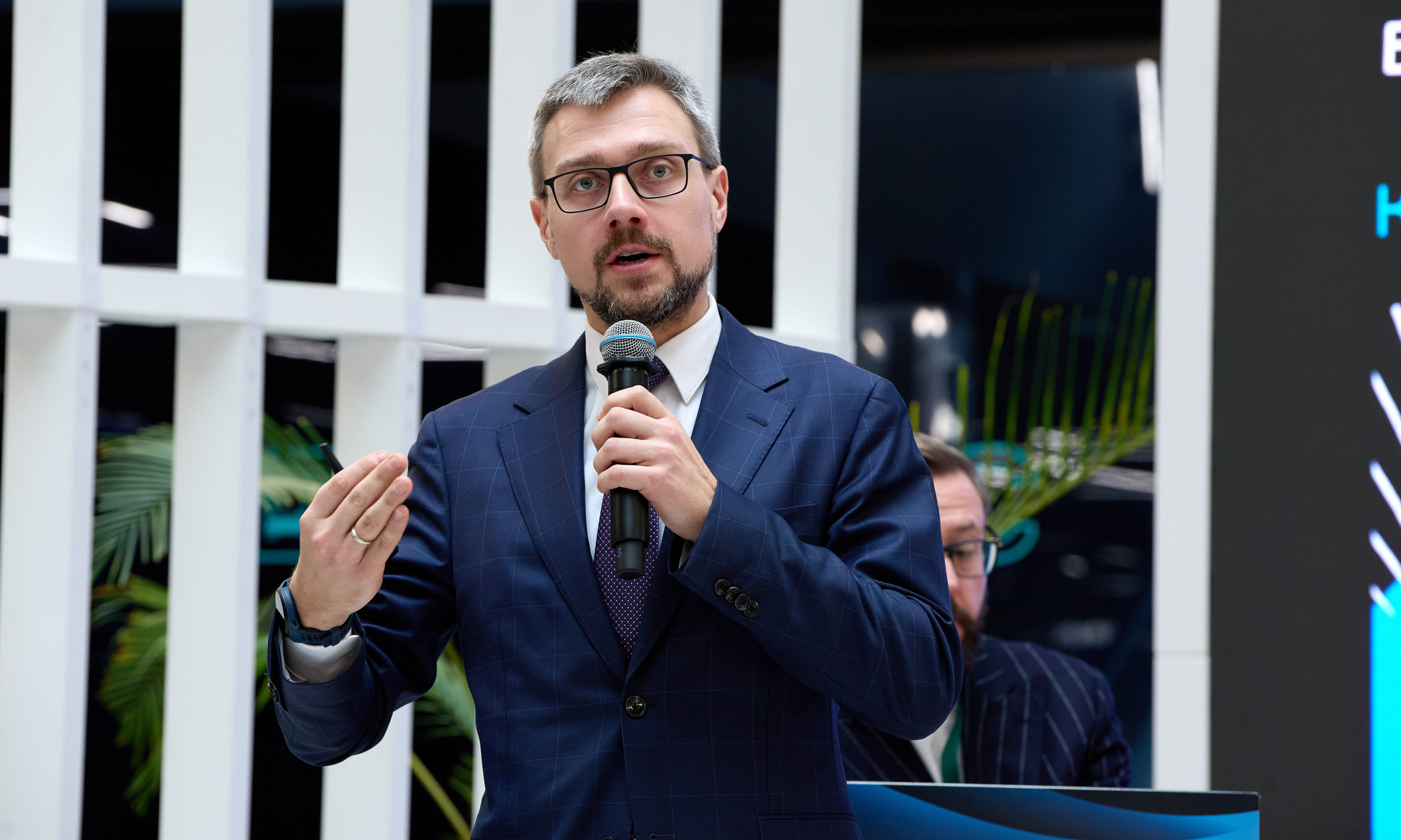 Политика. Егор Тутубалин