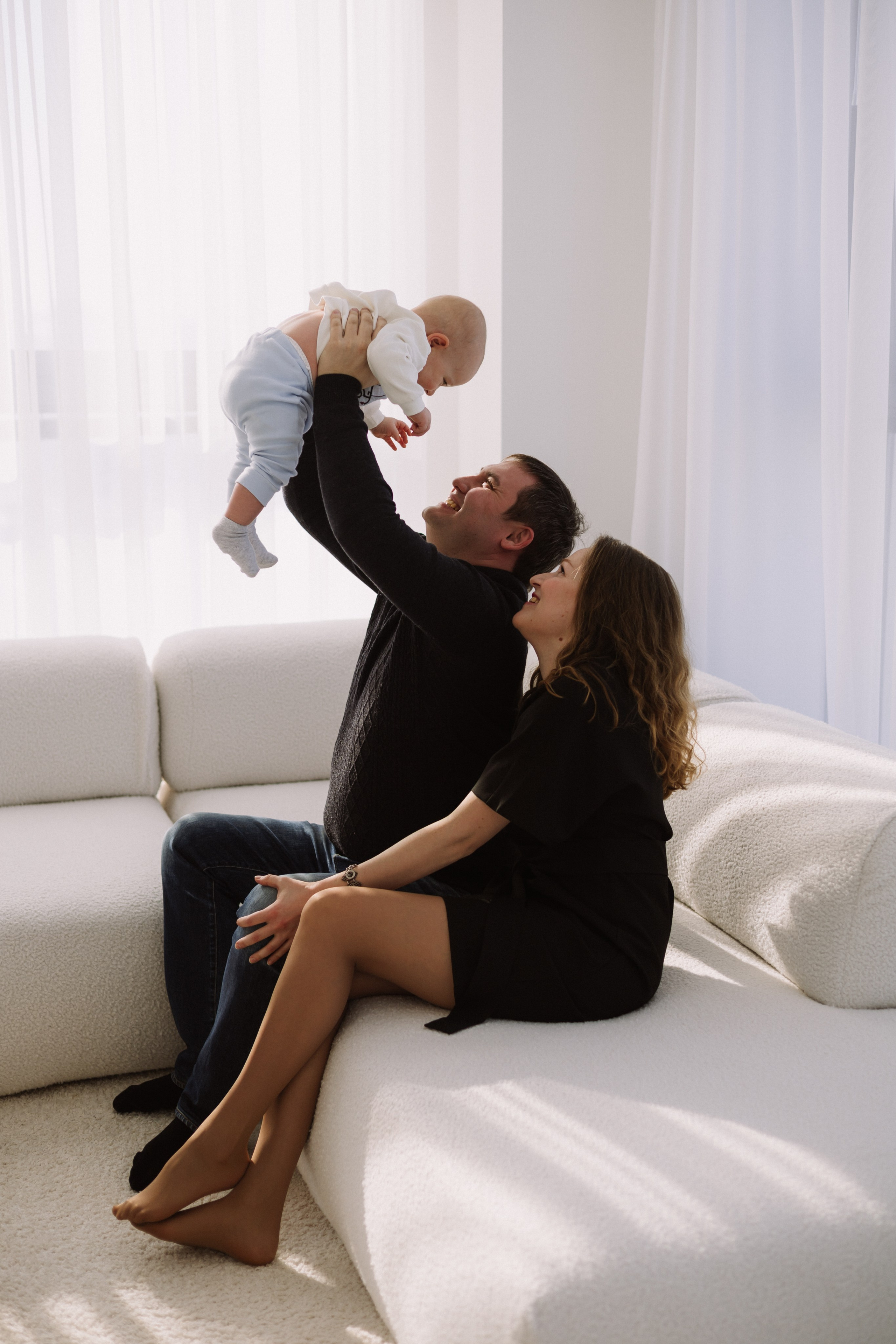 Студийная. Большая семья. Фотограф Уфа Башкирия Мухаметянова Алина. Свадебный семейный портретный