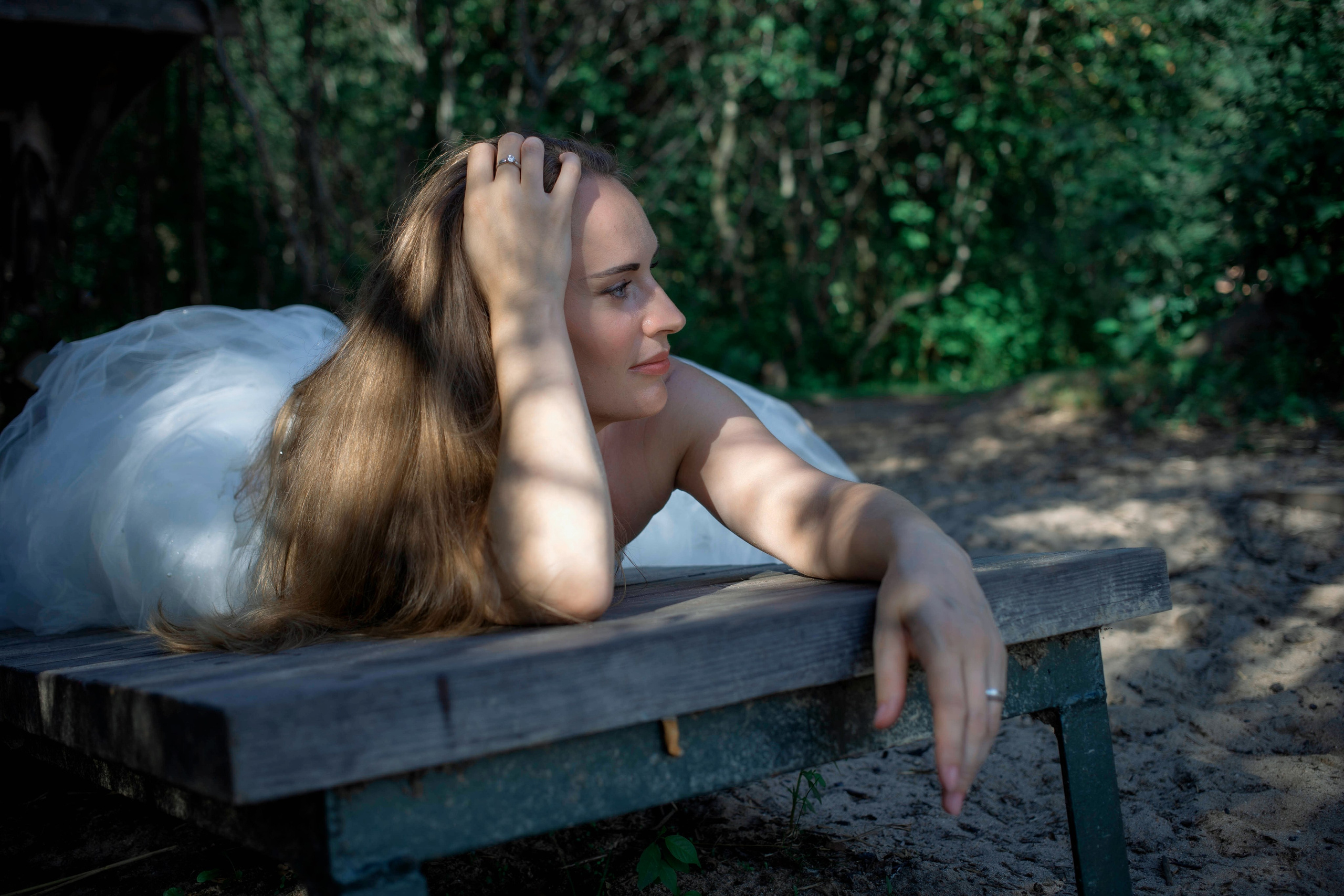 Вторая жизнь свадебного платья: фотосессия на озере под Санкт-Петербургом. Портретные фотосессии, контент-съемки, репортаж