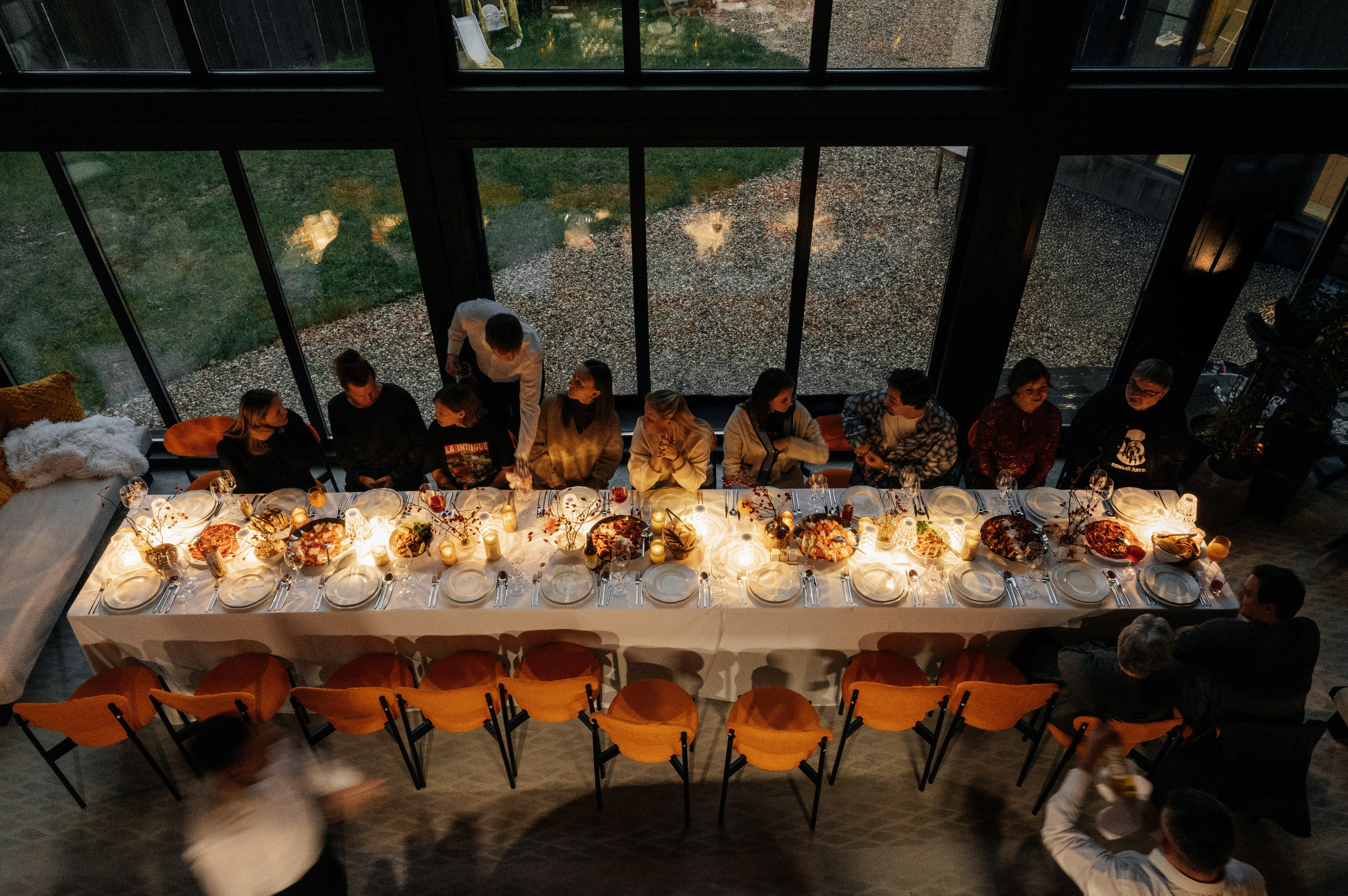 Невероятно атмосферный семейный ужин. Wedding photographer in Moscow and around the world Andrey Medvednikov