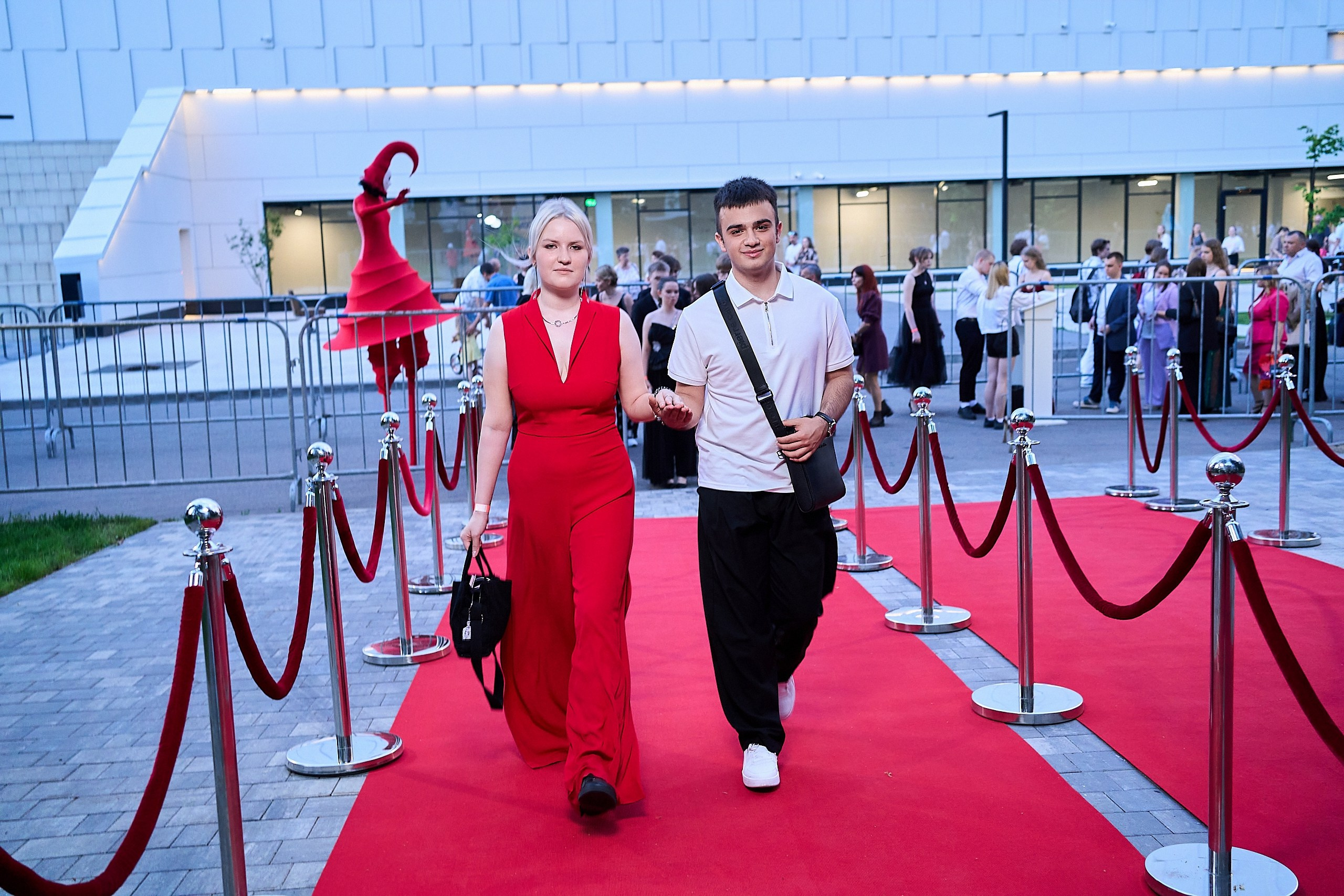 Выпускной 2024 концертный зал Академия ВТБ. Фотограф и Видеограф в Москве. Олег Корушев