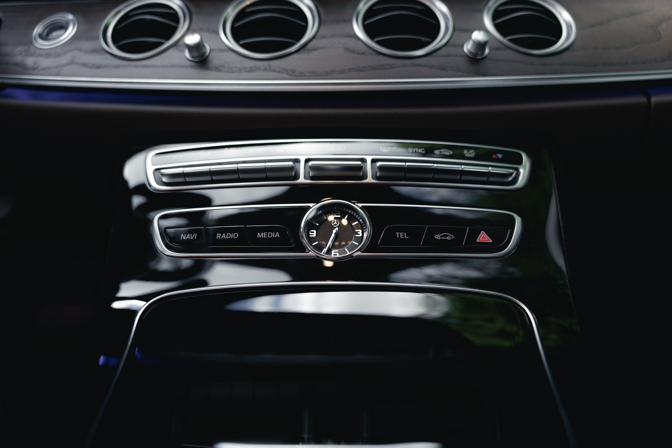 Фотографии Mercedes-Benz E-class