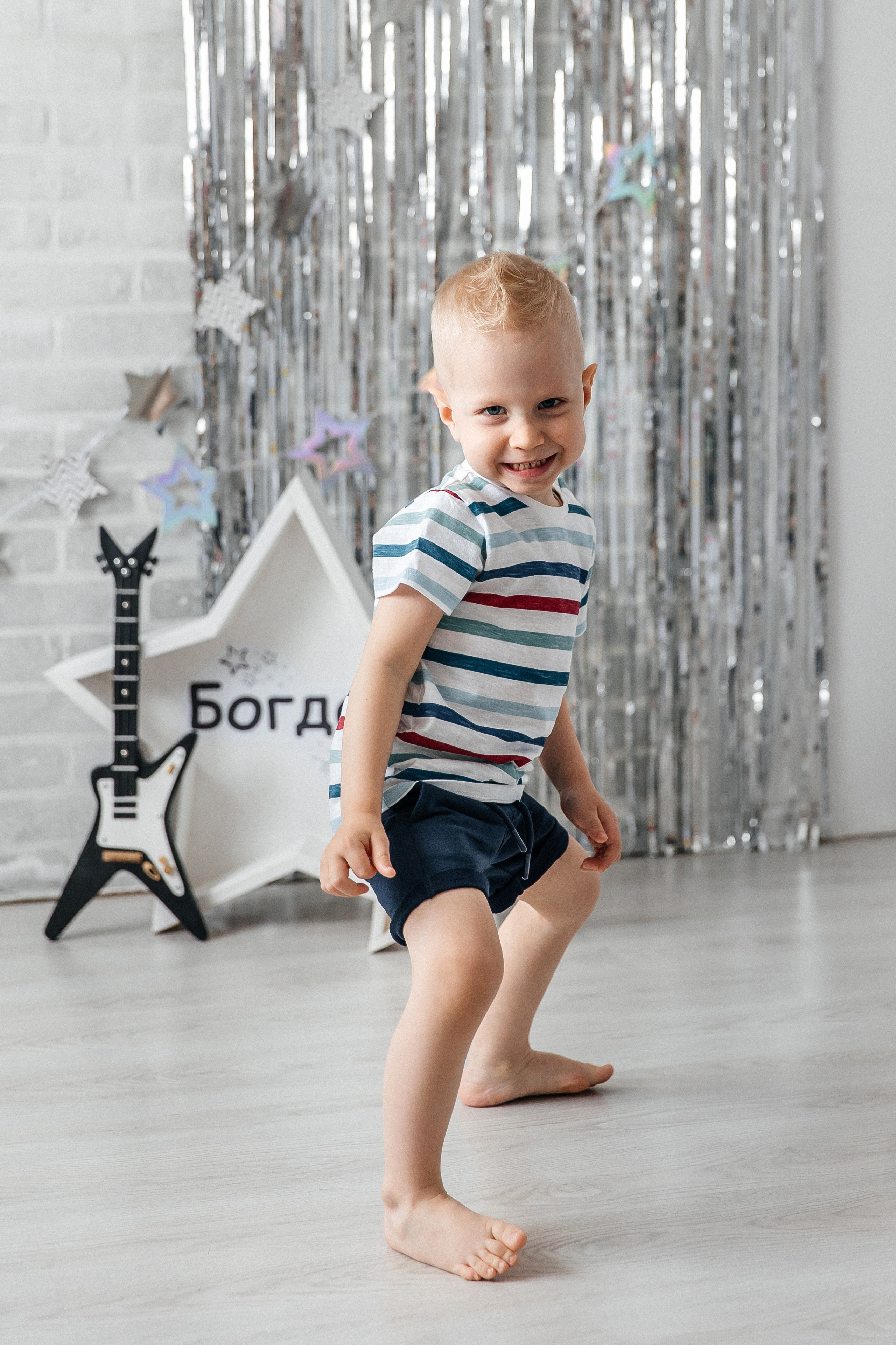 Гитара (до 3 лет). Детский фотограф, выпускные альбомы в Нижнем Новгороде Бодягина Мария