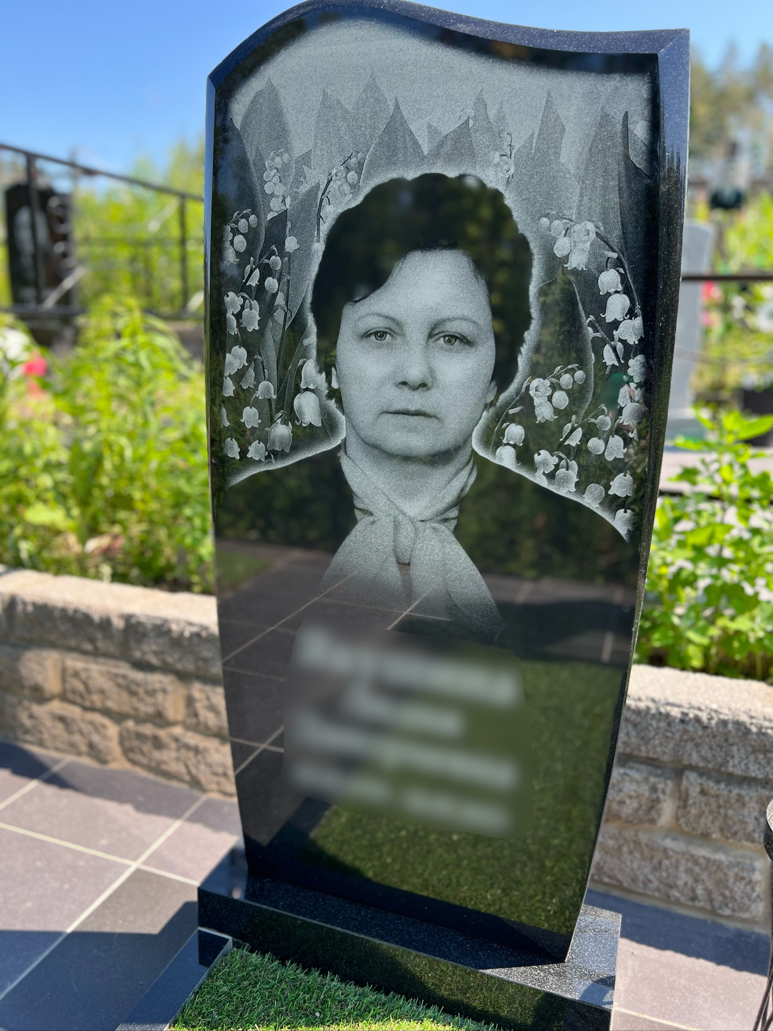 Гравировка от наших художников. ГРАНИТ26 Ритуальные услуги Железногорск. Благоустройство могил, продажа памятников