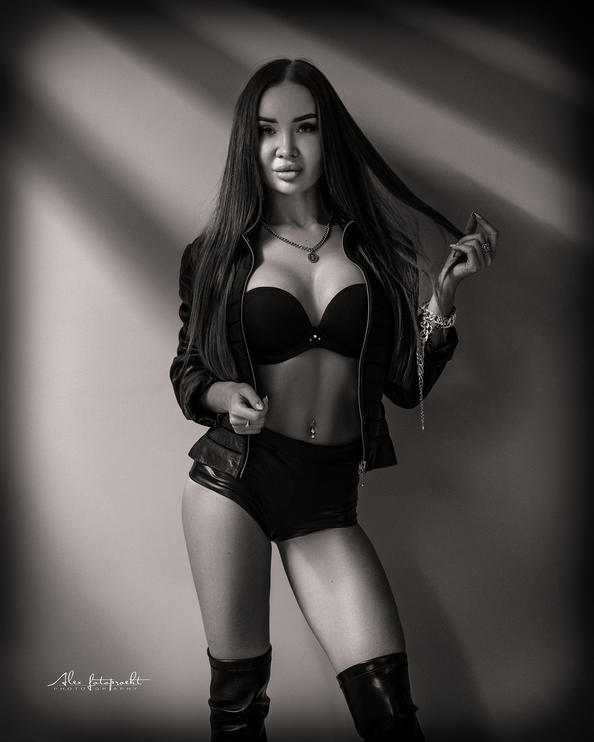 Парковка. Fitness, PoleDance и Nude-art фотограф в Новосибирске Александр Коркин