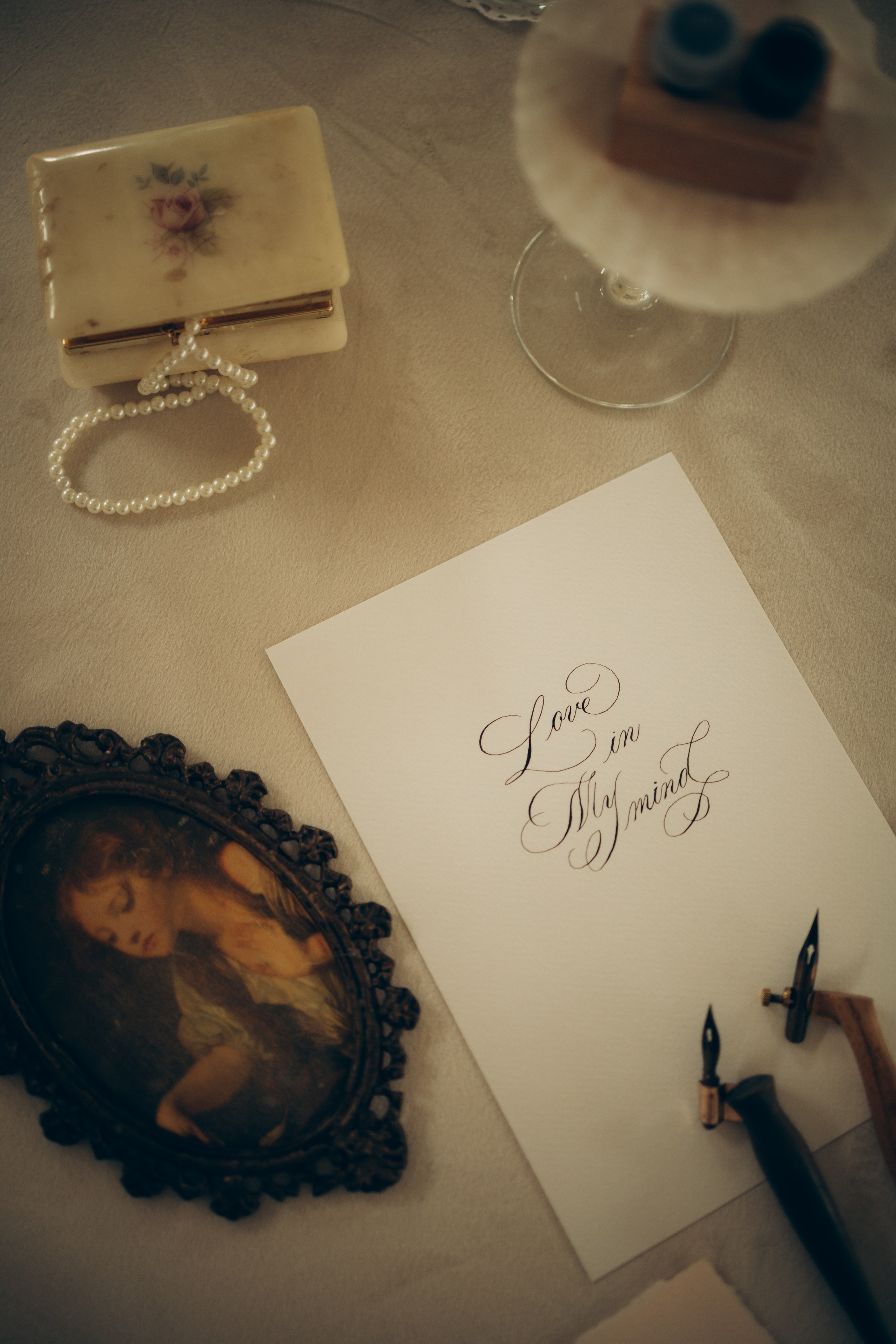 Каллиграфия. Женский фотограф Истра