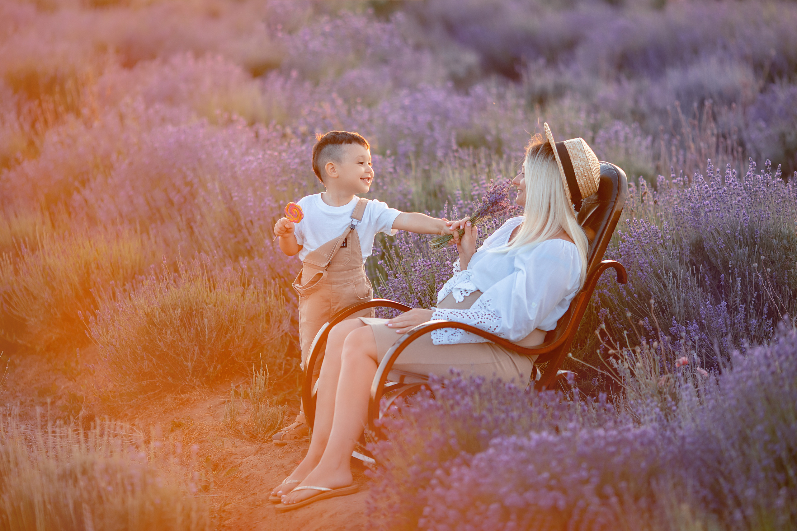 Яркая фотосессия в лаванде. Художественный фотограф Анапа Александра Долбикова