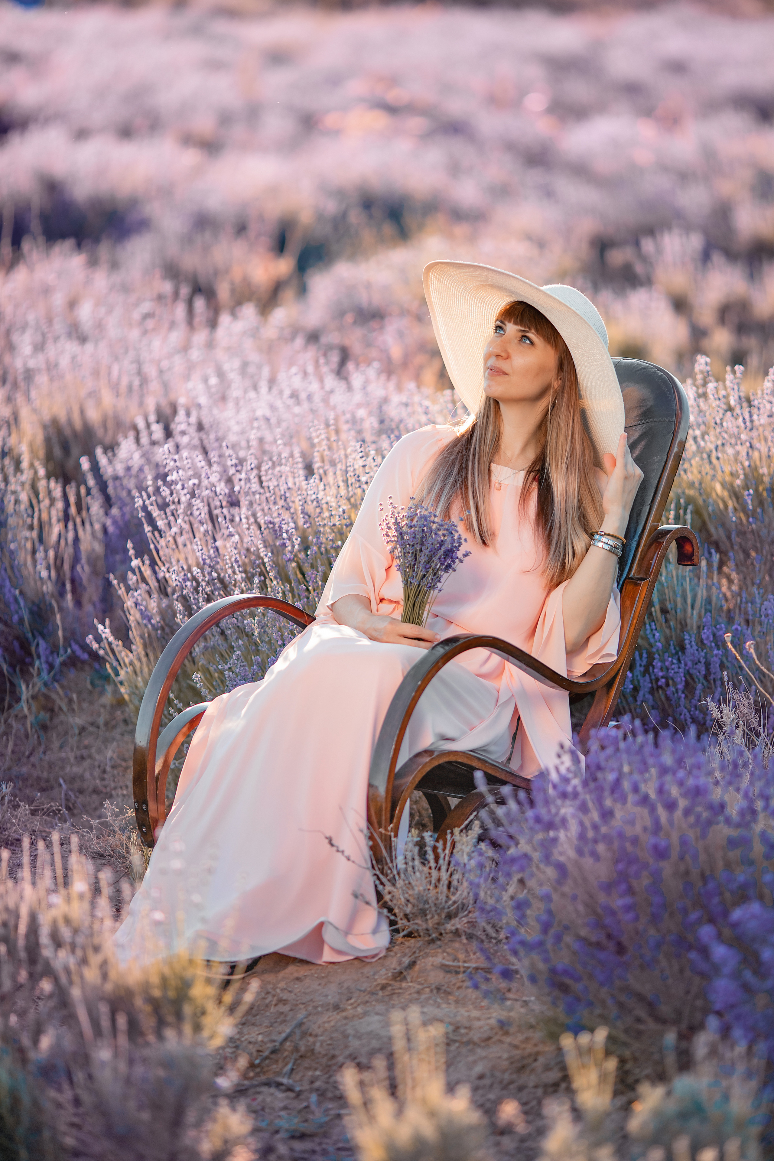 Яркая фотосессия в лаванде. Художественный фотограф Анапа Александра Долбикова