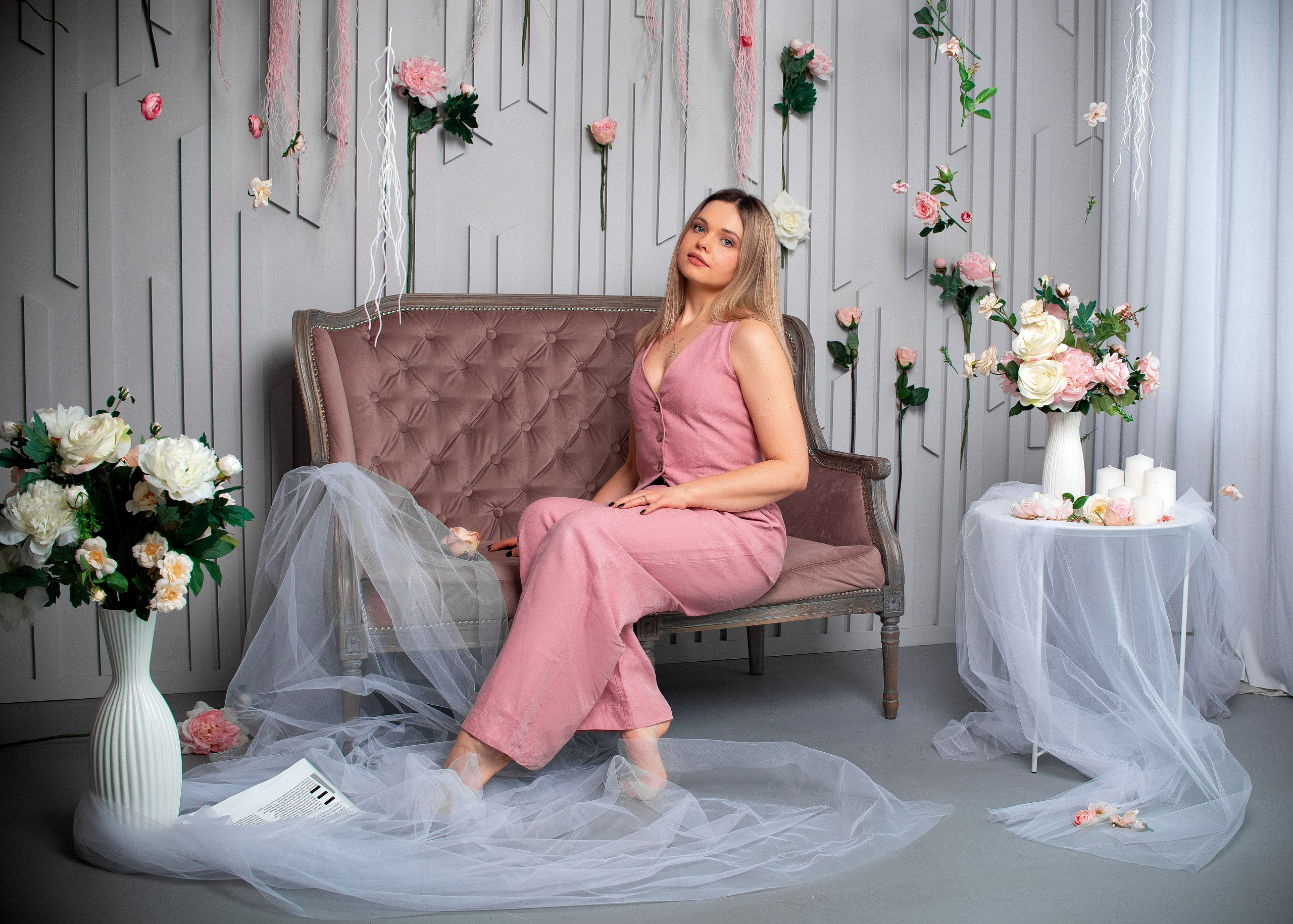 Мама+дочка в студии. Семейный фотограф на выписку из роддома и крещение Минск Настя Гришук