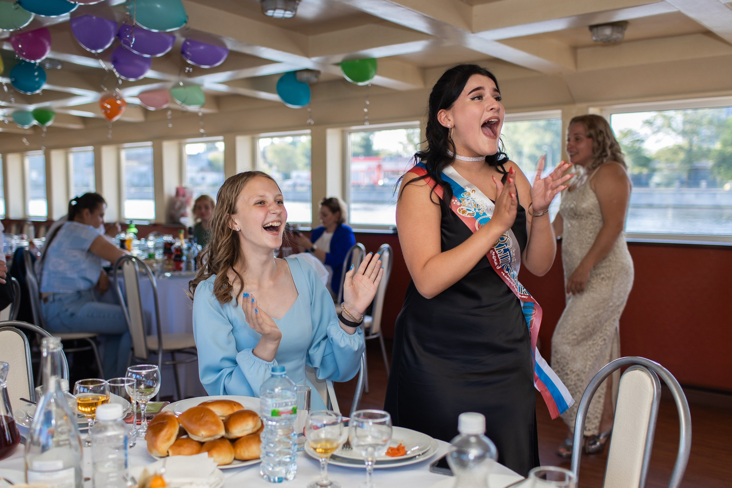 Выпускной на теплоходе Ривьера. Фотограф в Москве Десятова Ксения