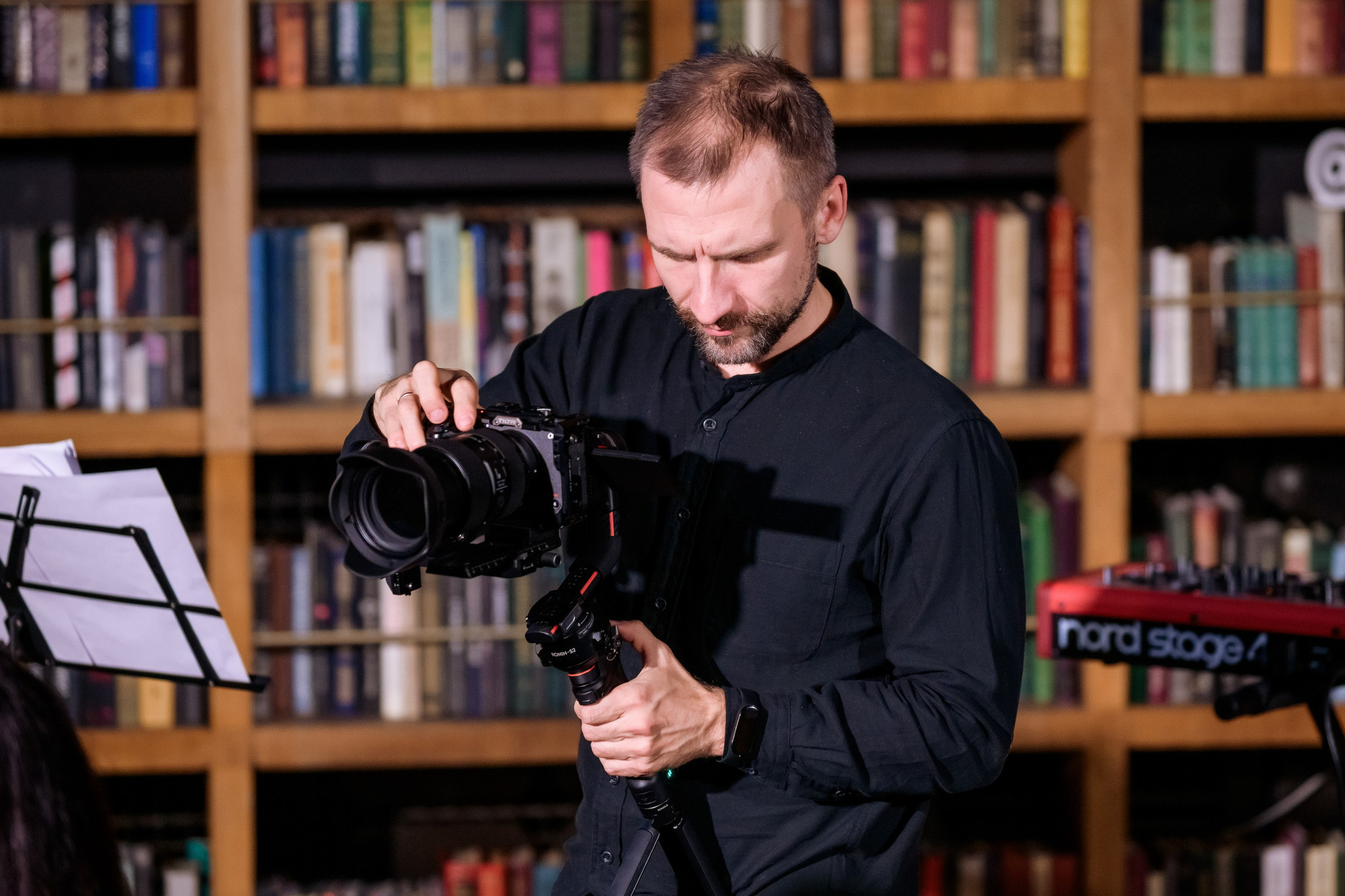 Презентация стихов Надежды. Репортажный фотограф Сергей Дроздов