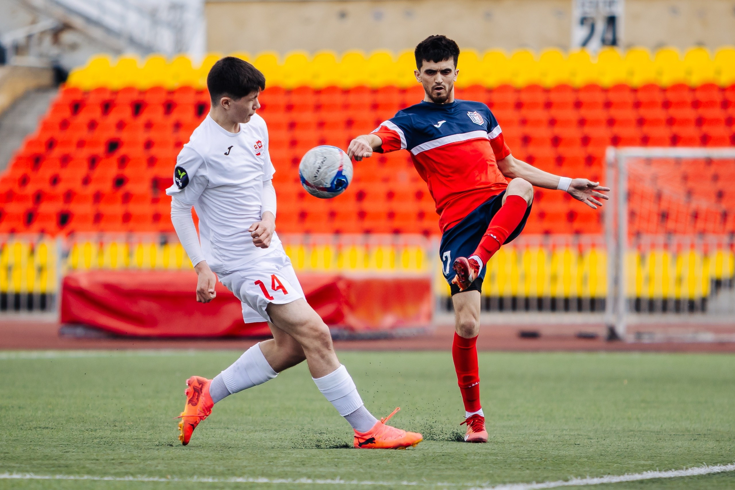 ФК «Металлург-Магнитогорск» vs ФК «ОСШ-Челябинск-М» // 05.04.25. Денис Прохоров Фотограф в г. Магнитогорск