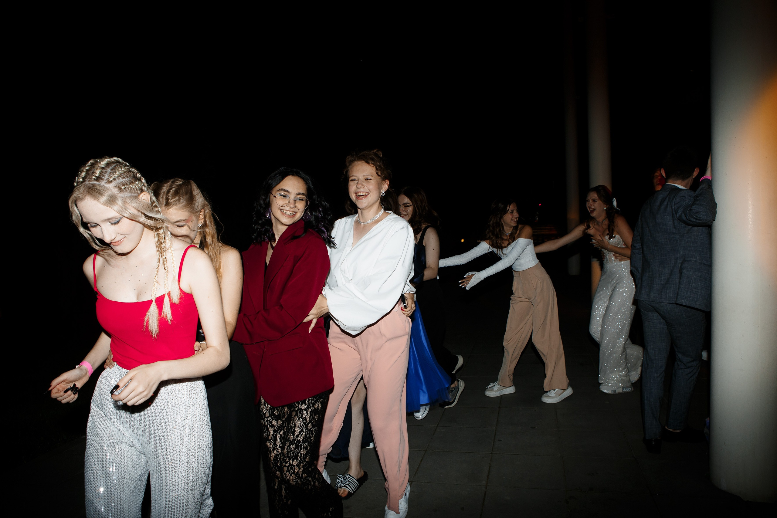 Выпускной Гимназия 12 2024 OpenHouse. Свадебный и портретный Фотограф в Липецке Дмитрий Котюков