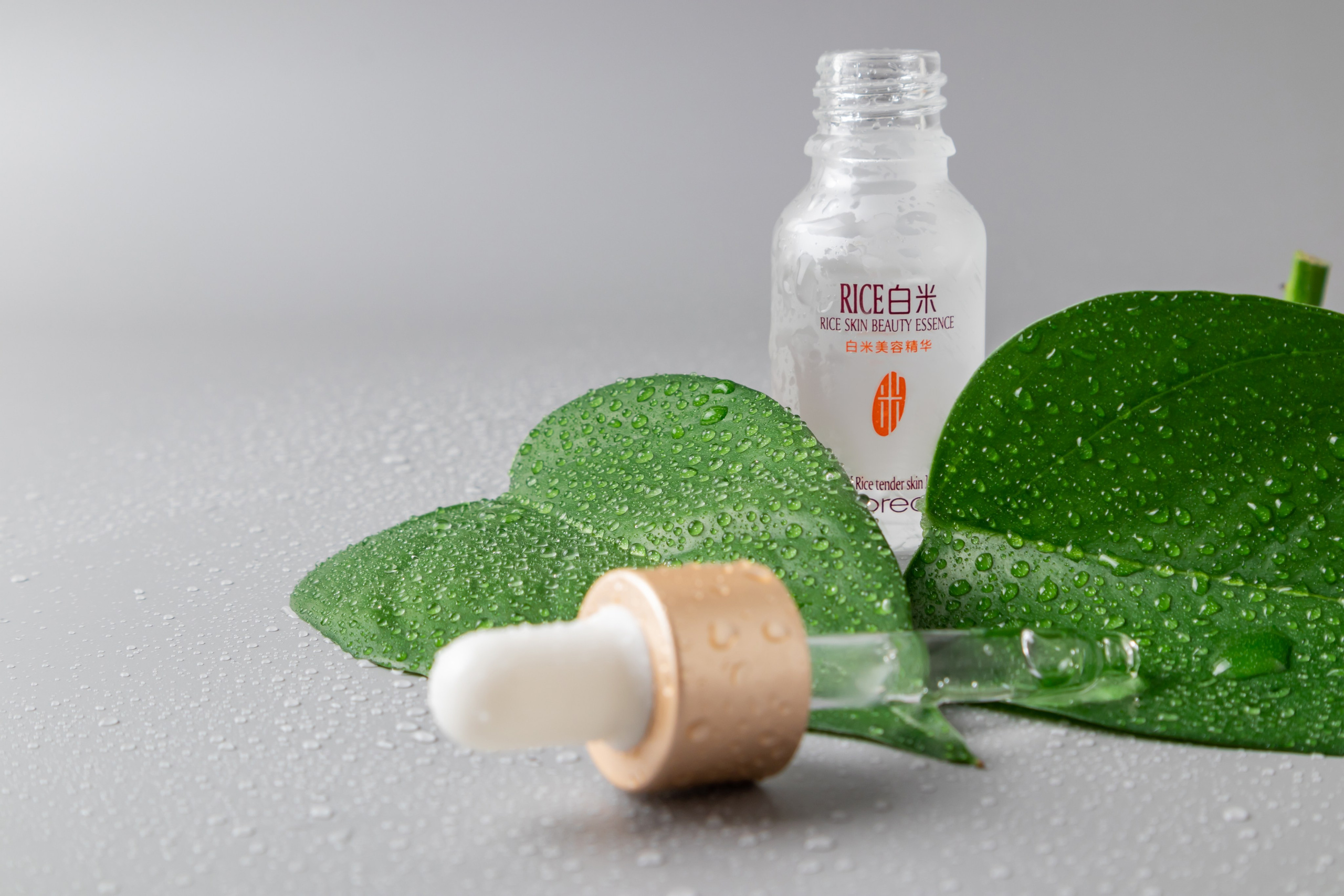 Сыворотки для лица. Предметная фотосъемка в г. Москва PREDMETKASTUDIO