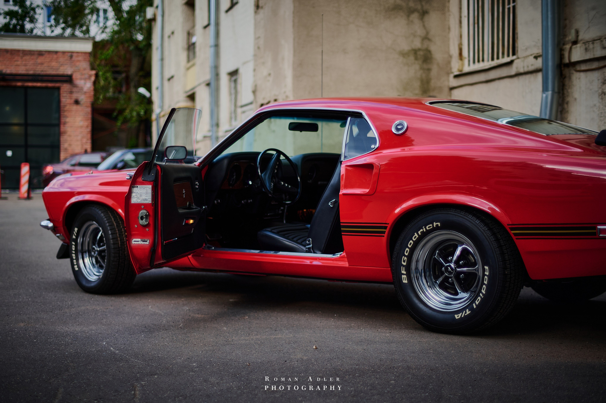 这辆红色1969年Mustang Mach 1