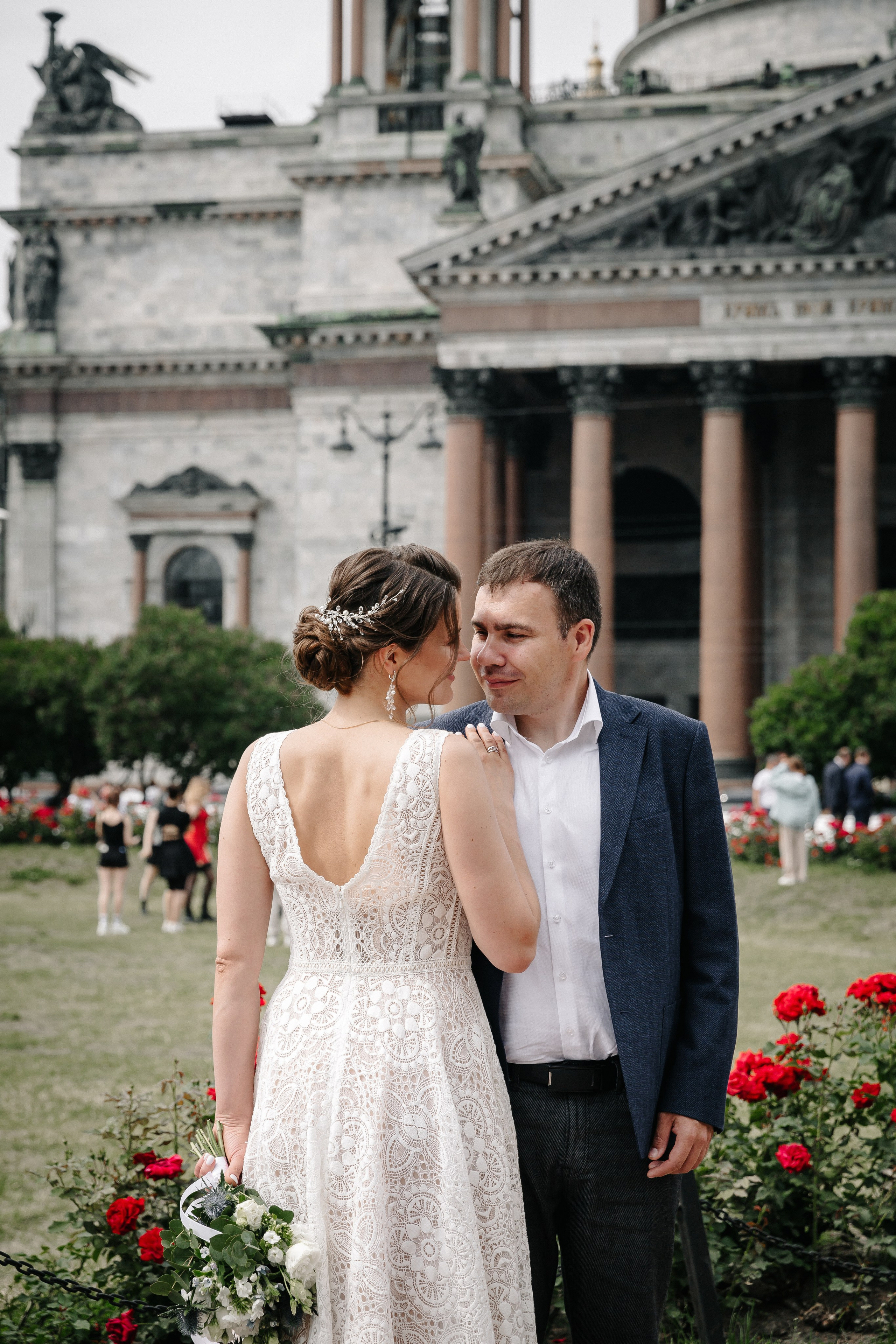 ДВОРЕЦ № 1 | Июль, Исаакиевская площадь. Свадебный фотограф в Санкт-Петербурге Полина Корзухина