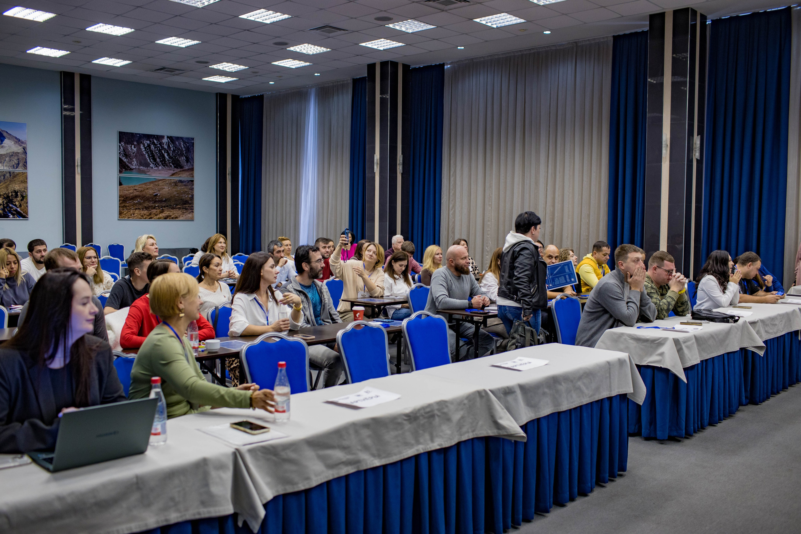 КОНФЕРЕНЦИЯ ПО ПОСУТОЧНОЙ АРЕНДЕ. Медиапродюсер, фотограф в Минеральных Водах —Виктор Холодов