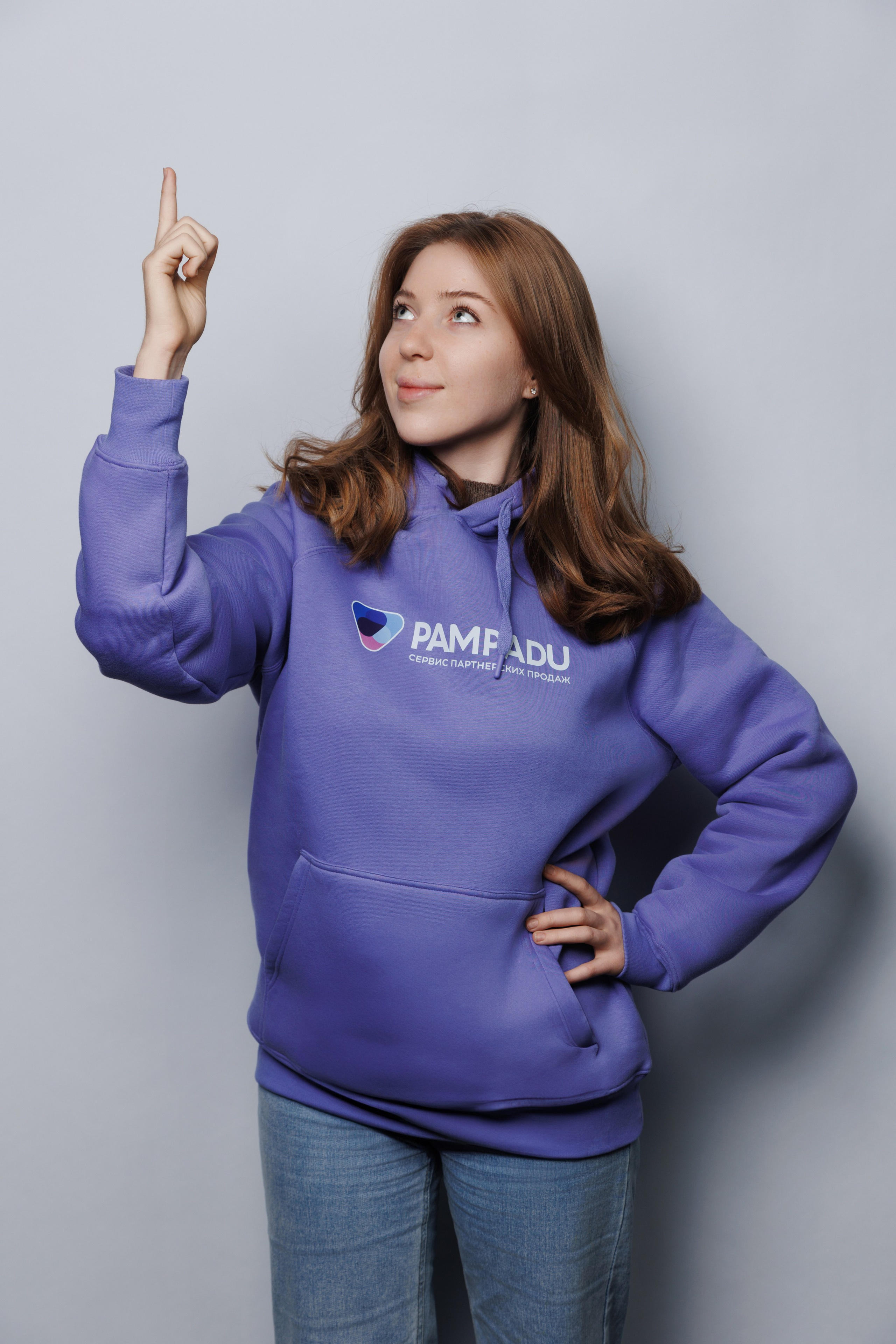 Профессиональный деловой портрет сотрудника IT-компании для раздела «Услуги» на сайте.