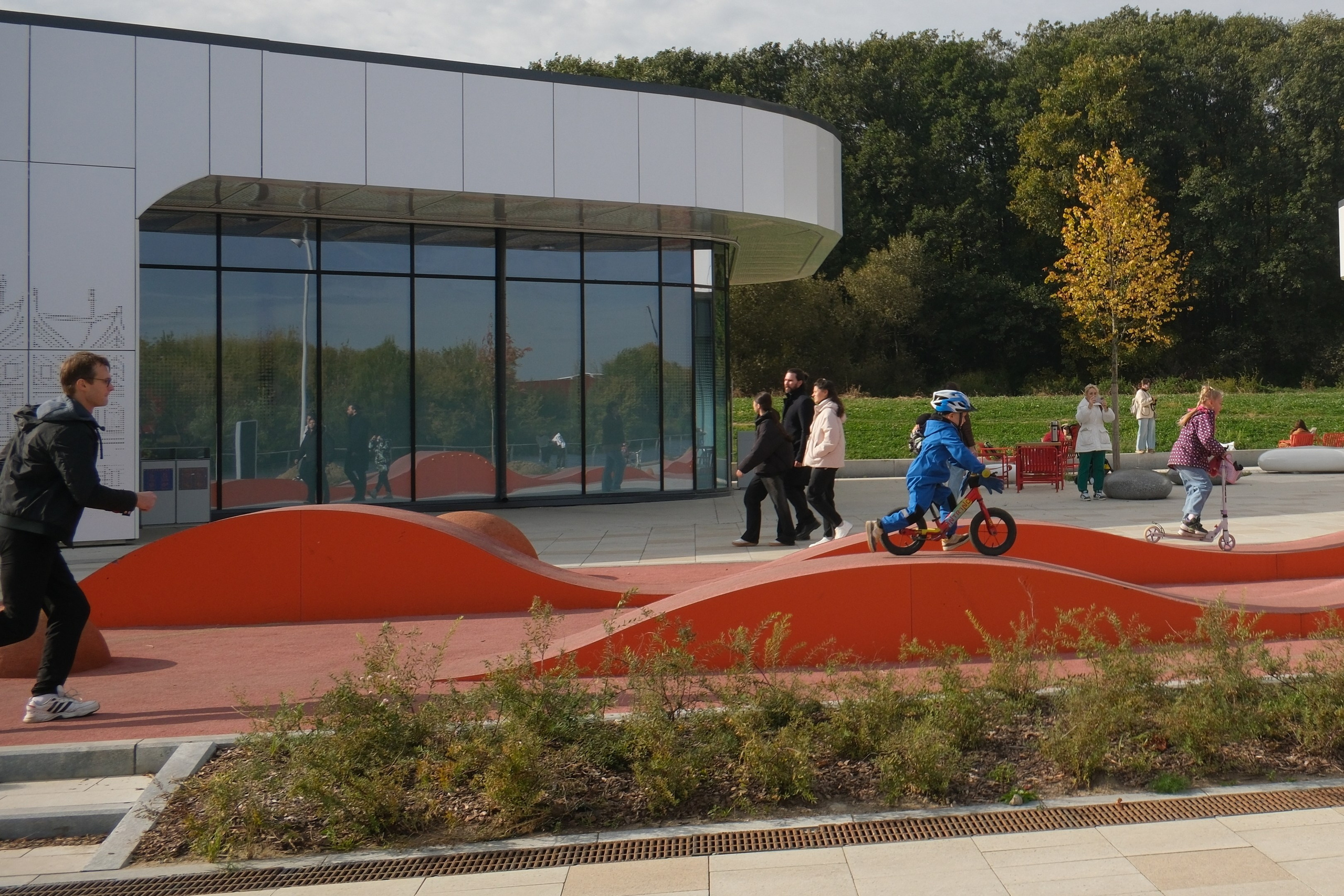 Коломенское 04.10.2025. Улица, люди, жизнь…