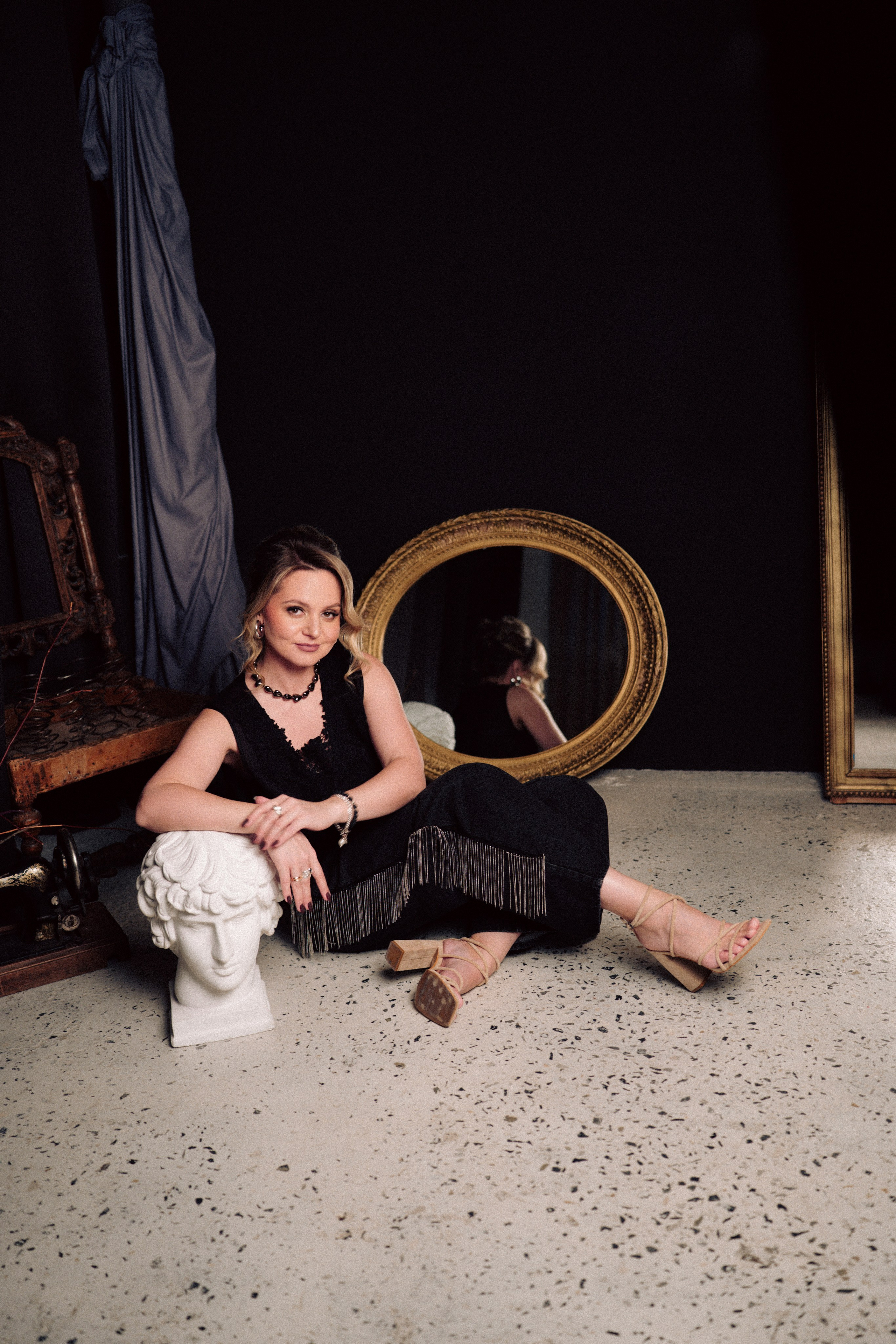 НОВОГОДНЯЯ ФОТОСЕСИИЯ В СТУДИИ ДЛЯ ДЕВУШКИ И ПРОГУЛКА ПО ЧЕРНЫШЕВСКОЙ. Профессиональный фотограф, Санкт-Петербург — Виктория Богомолова