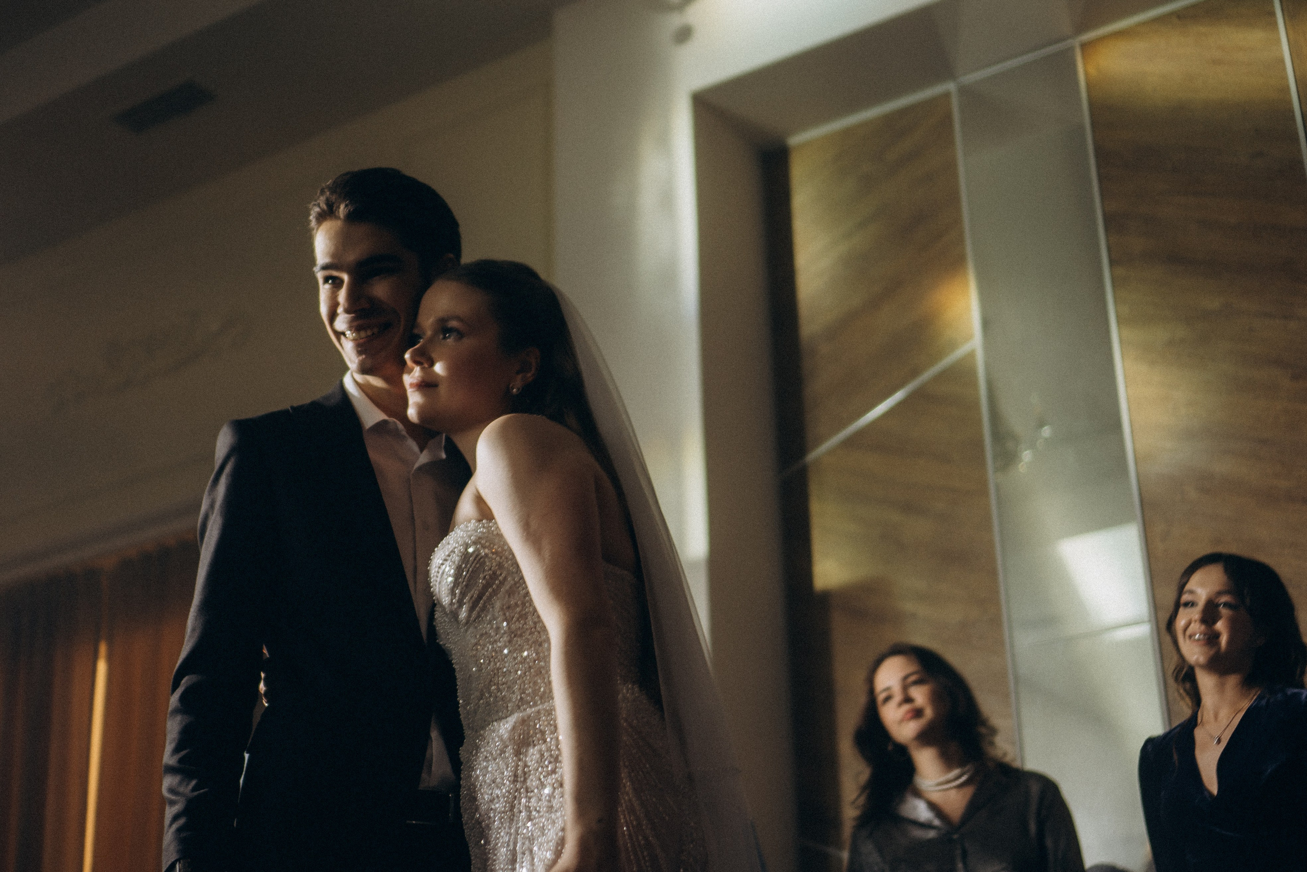 СВАДЕБНАЯ СЬЕМКА СБОРОВ В ОТЕЛЕ И ВЫЕЗД НА ЦЕРЕМОНИЮ (СНЯТО В СИБИРЕ В НИЖНЕВАРТОВСКЕ). Профессиональный фотограф, Санкт-Петербург — Виктория Богомолова