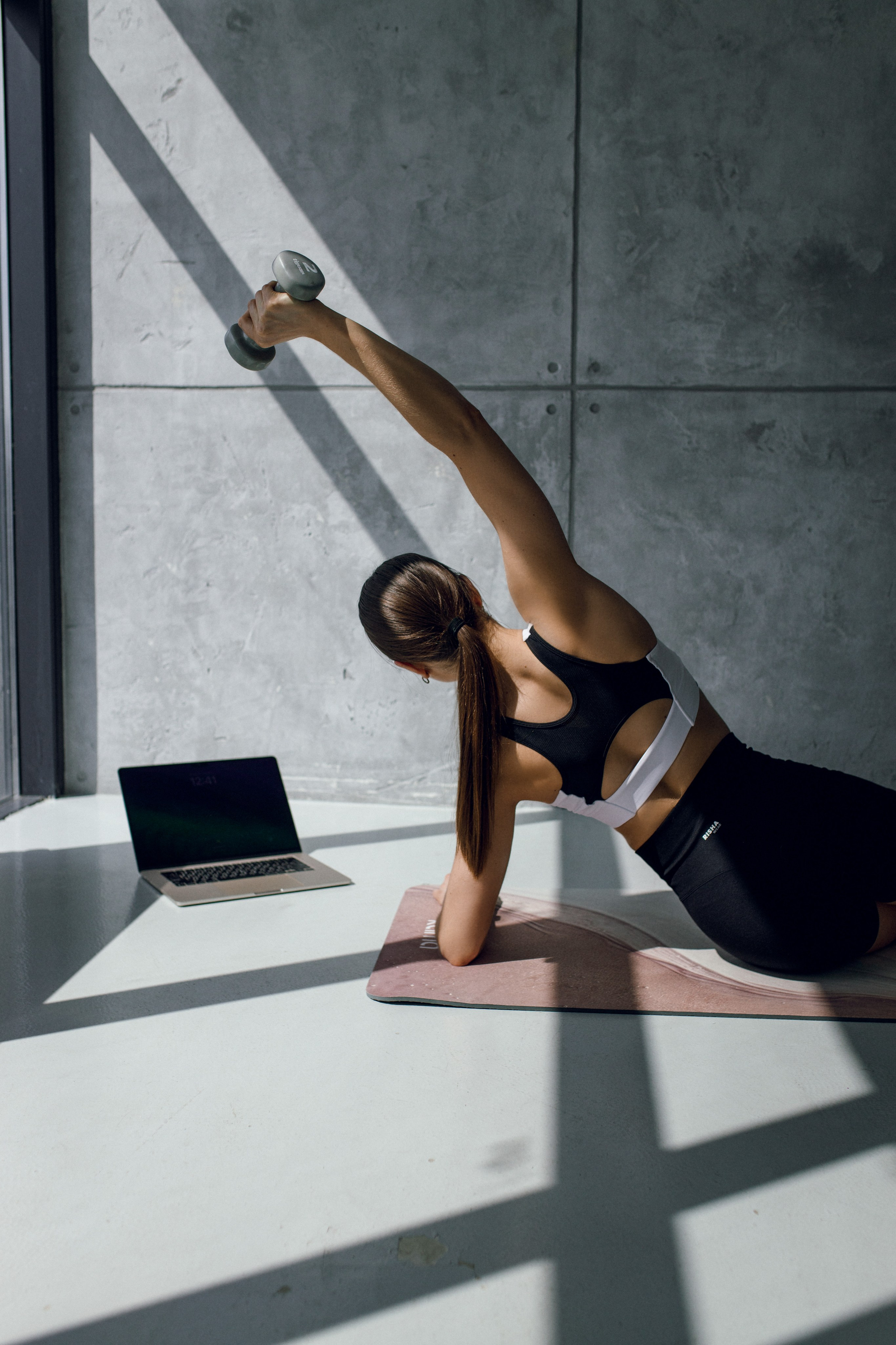 Имиджевые съемки для бизнеса. Fashion и контент-фотограф в Москве Антон Попелнуха