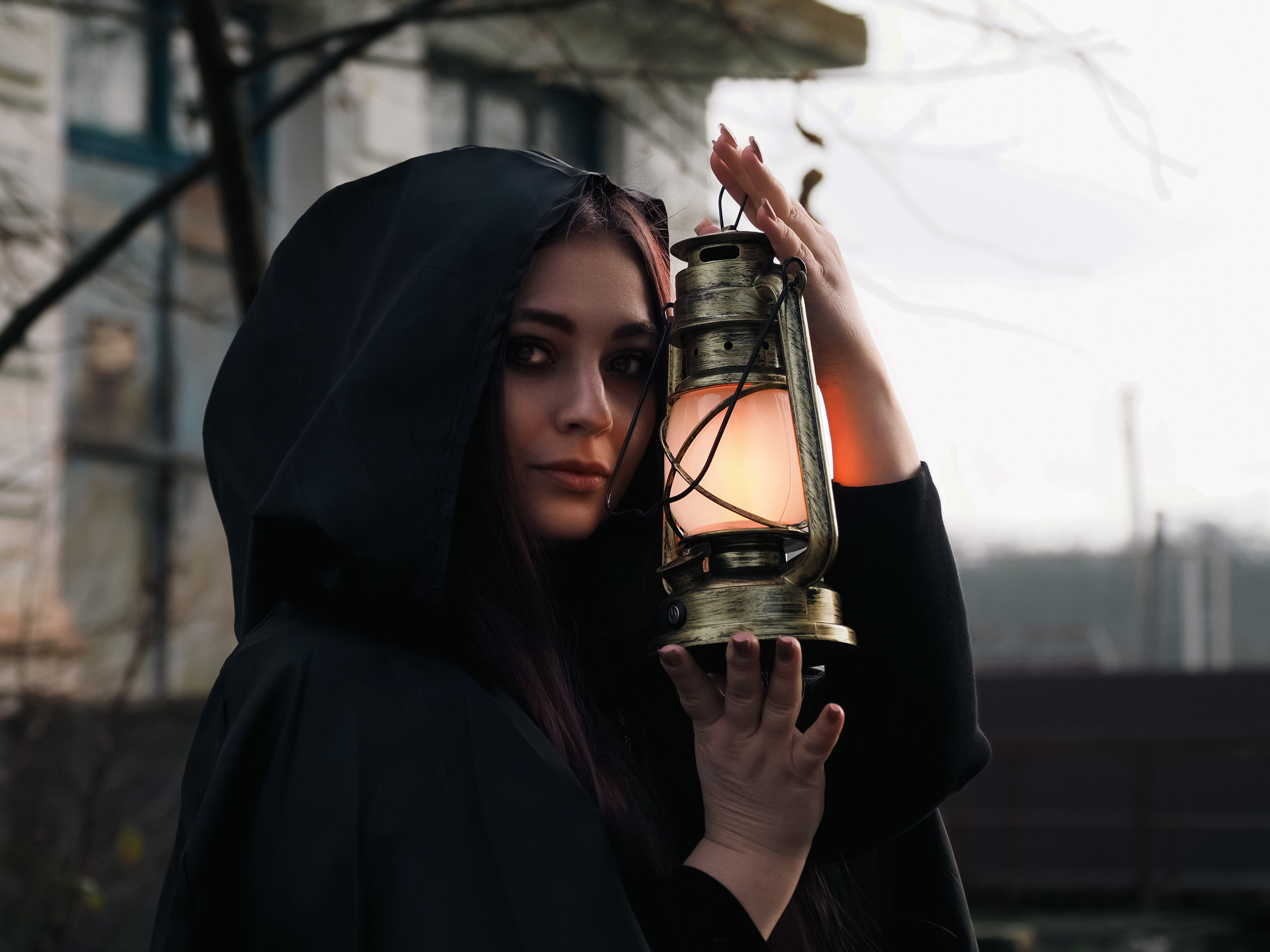 В балахоне. Профессиональная фотография от VladEstaf_StyloQArt: портреты, репортажи, семья