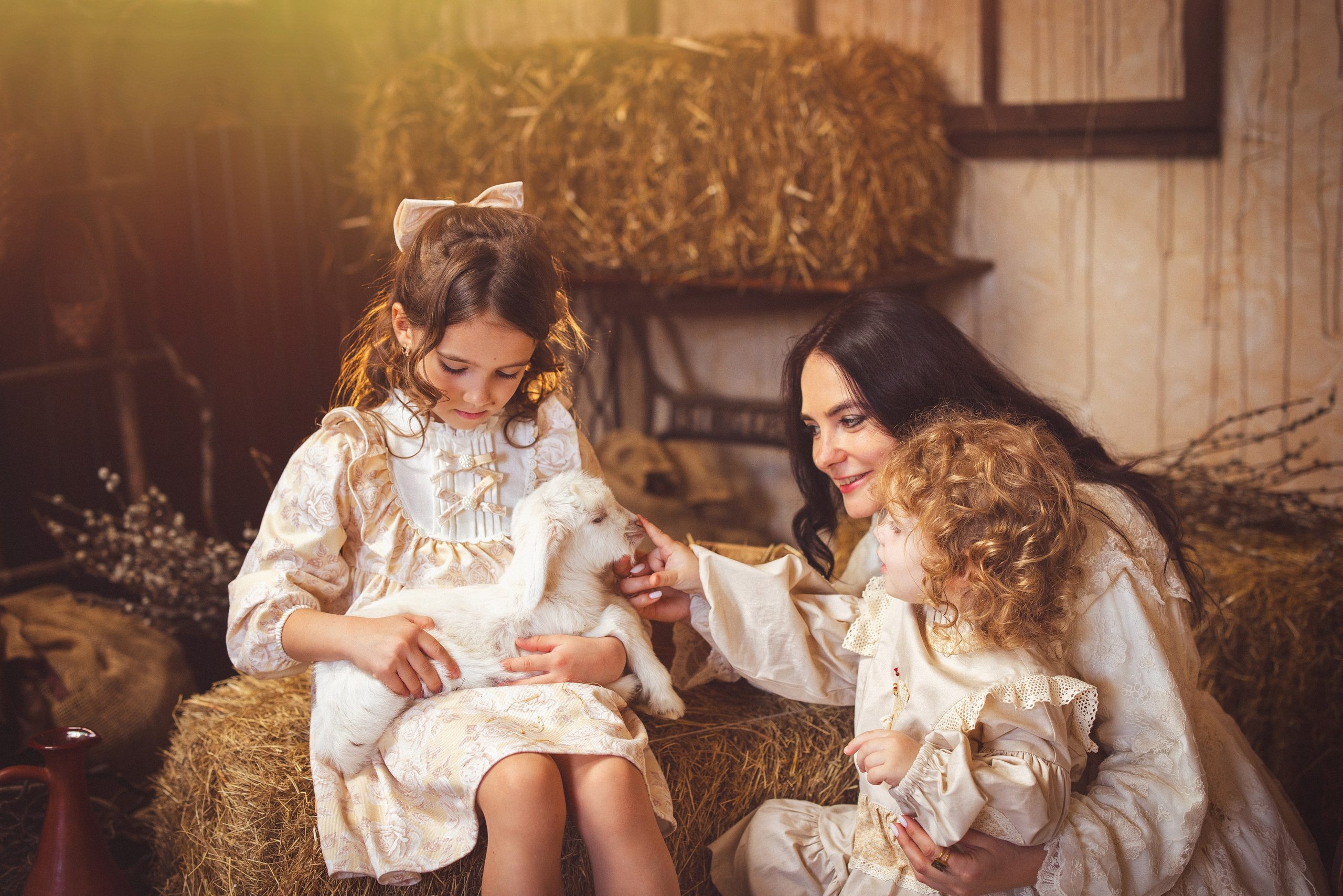 Пасхальный фотопроект с козочкой и утятами, в фотостудии «Эль» 2024 г. Семейный и детский фотограф в Краснодаре Анна Трашкова