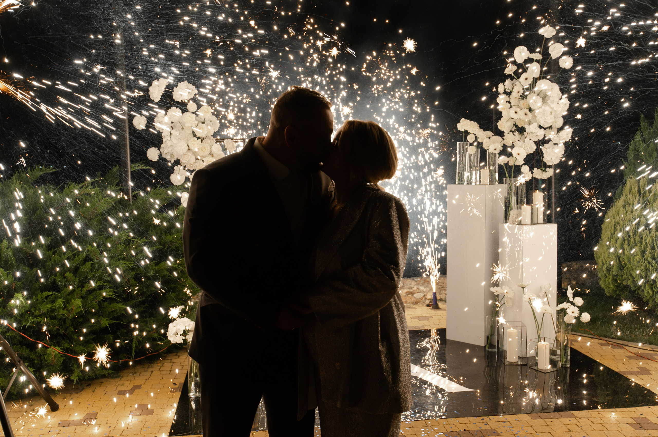 Свадебная фотосессия в отеле Hayat Regency Rostov. Свадебный фотограф в Ростове Максимов Максим