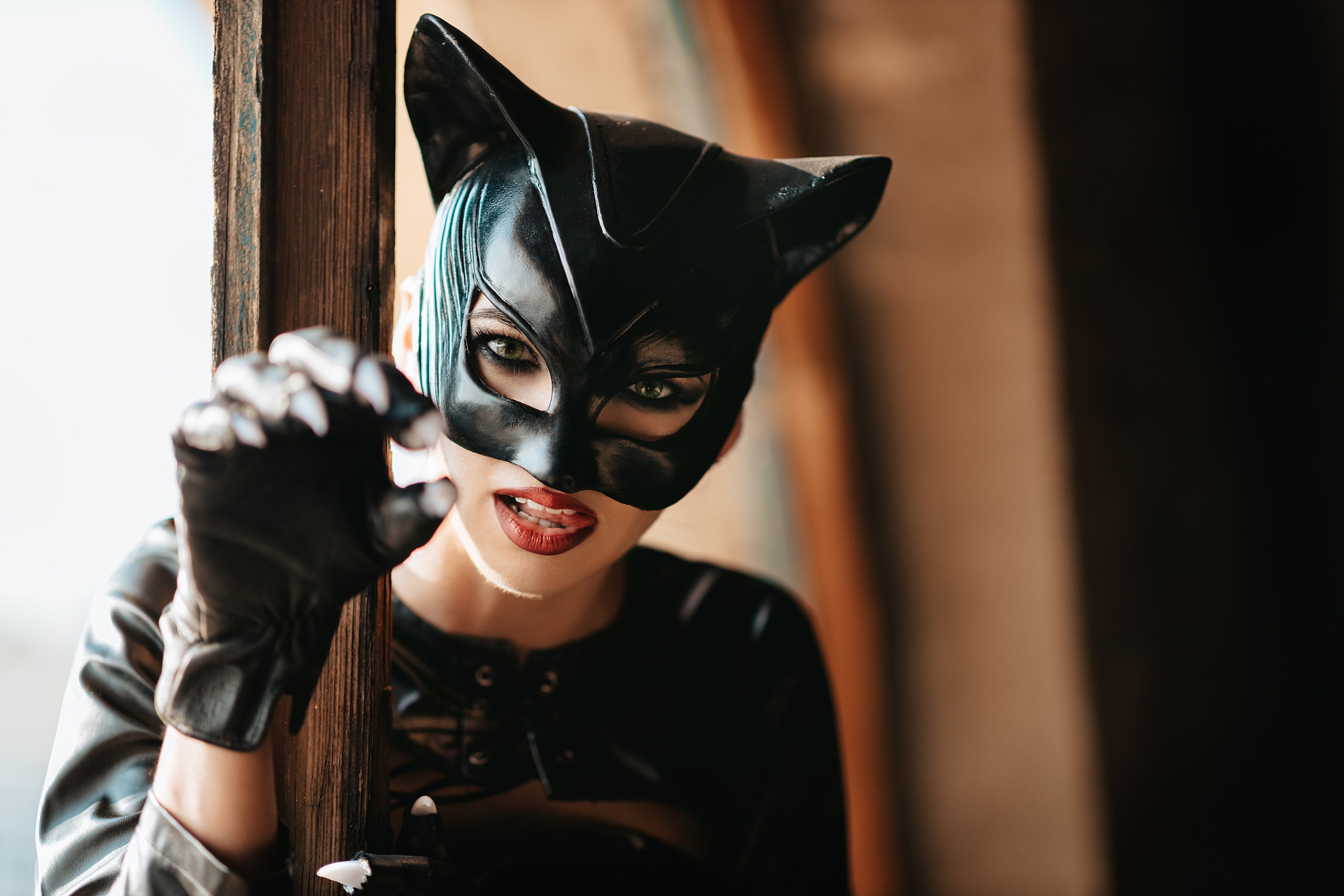 Женщина-кошка