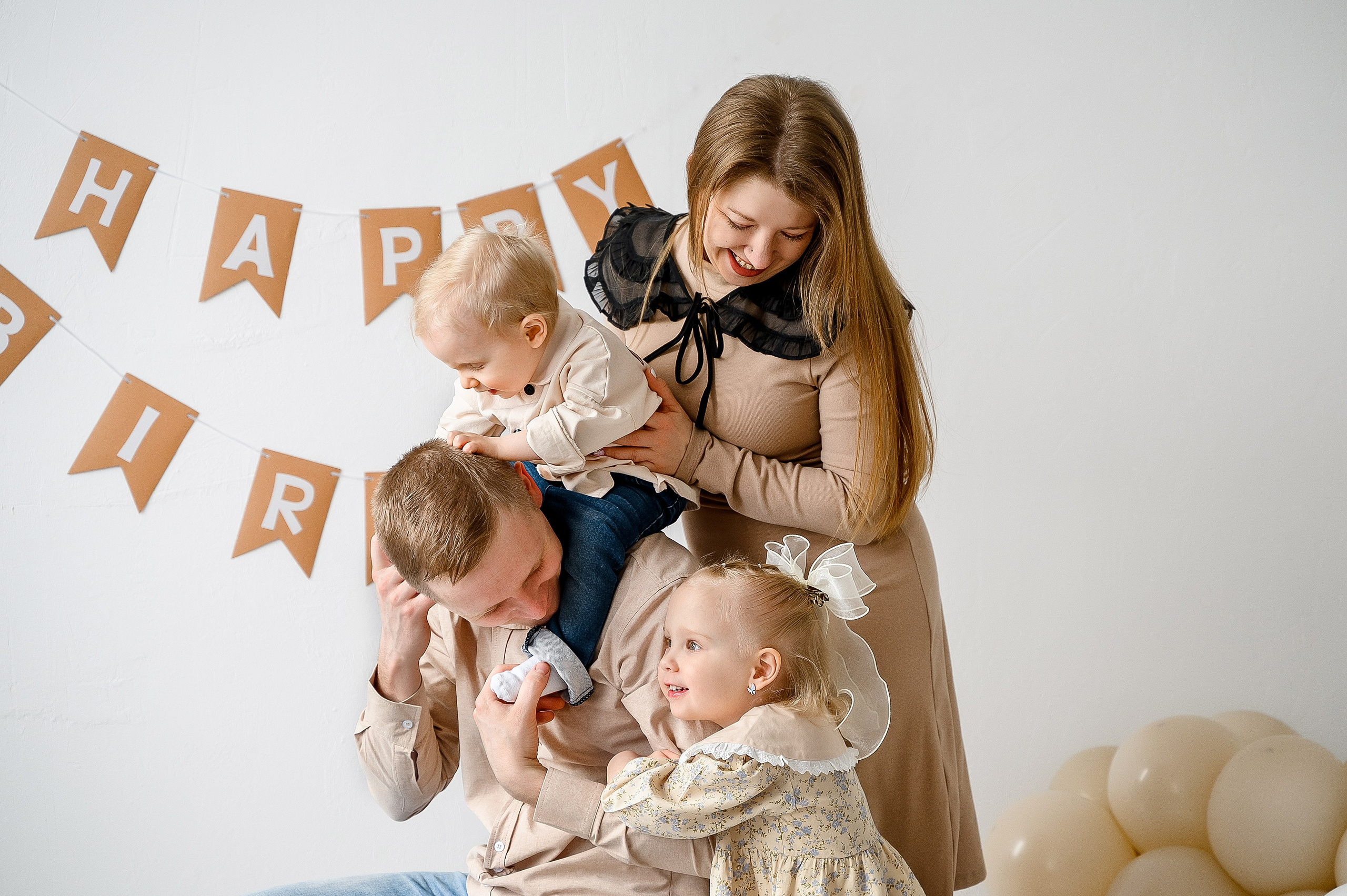Годовасики)). Фотограф Каменск-Уральский Алена Обвинцева (фото новорожденных, в ожид