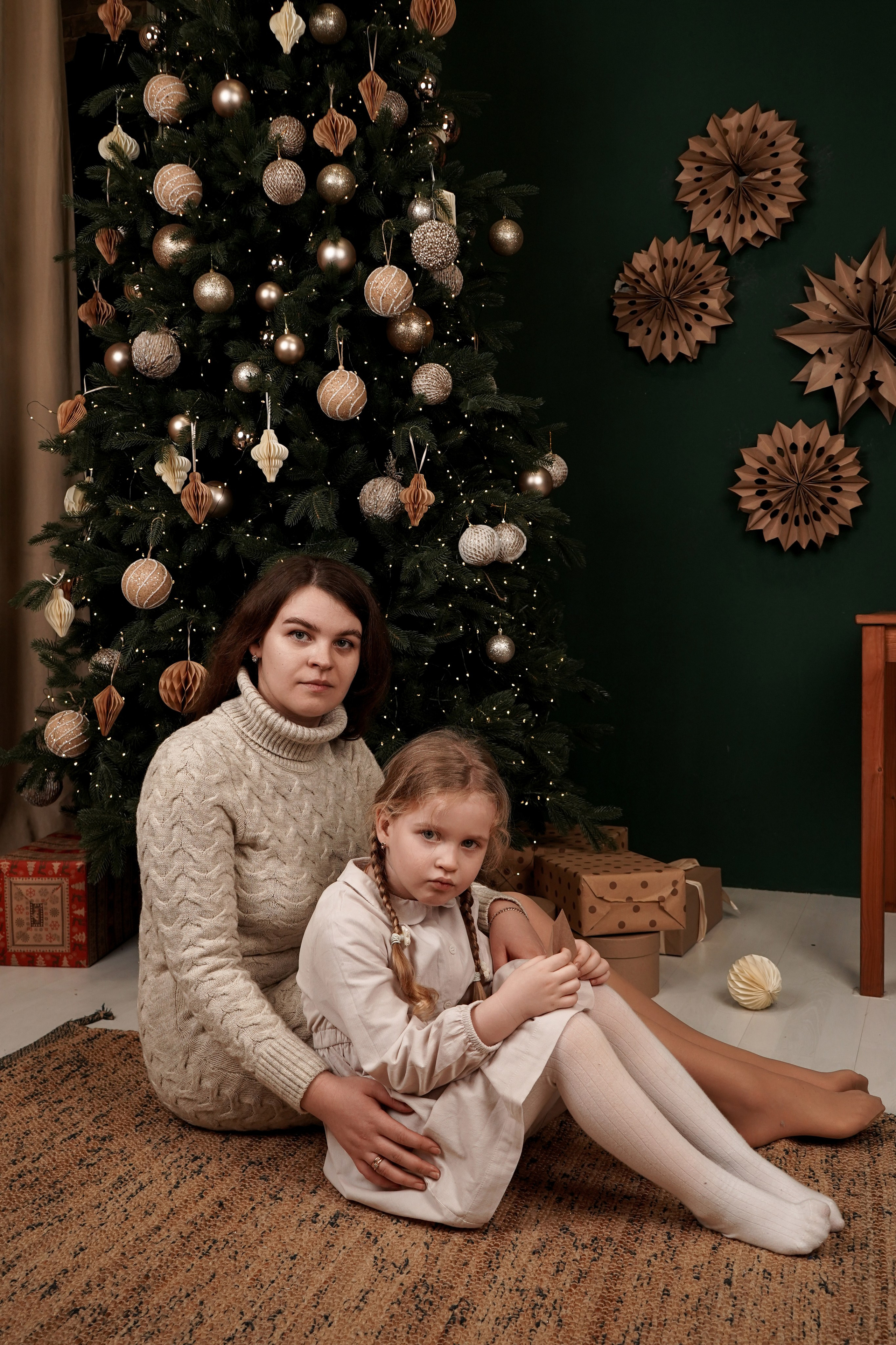 Новогодняя семейная фотосессия в фотостудии Рафинад. Фотограф Ростов-на-Дону и Новочеркасск. Свадебный фотограф в Ростове-на-Дону. Таинство Крещения и Венчания, семейные фотосессии. Алёна Чёботова