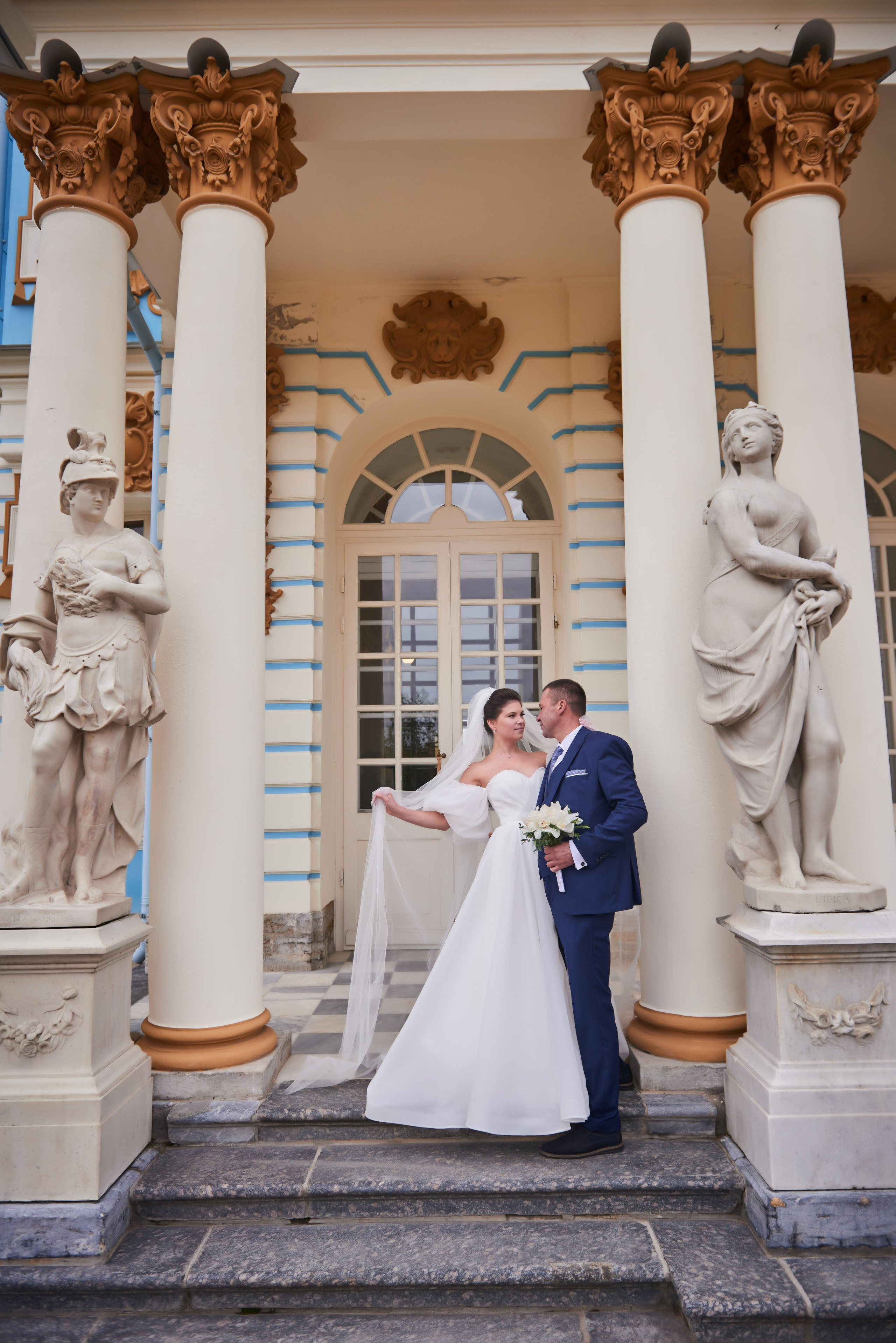 Осенняя свадебная прогулка в Екатерининском парке в Пушкине. Портретный, семейный и свадебный фотограф в Санкт-Петербурге и в Пушкине Ширяев Денис