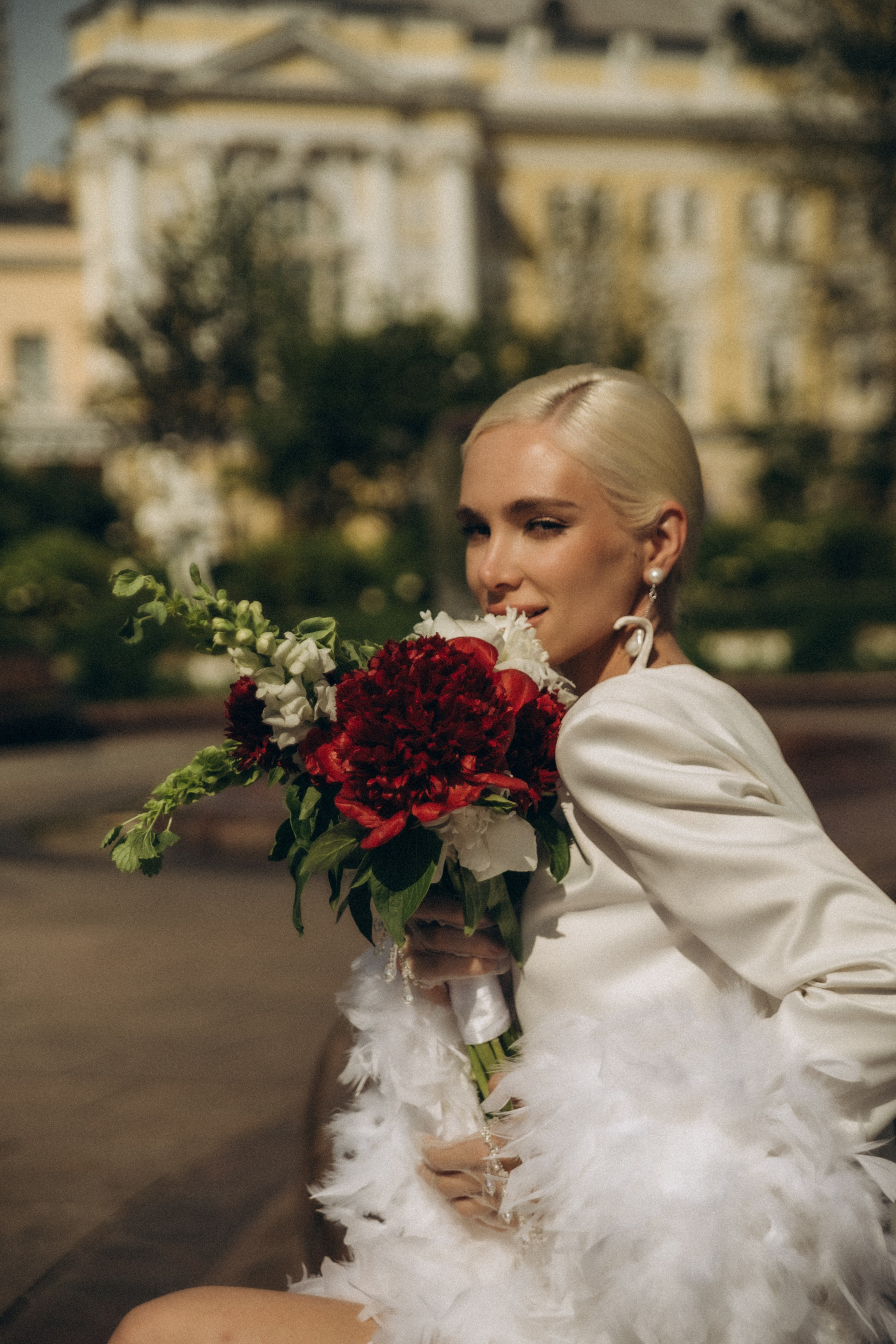 Прогулка у Большого театра. Гаврилова Настя семейный фотограф lifestyle в Москве