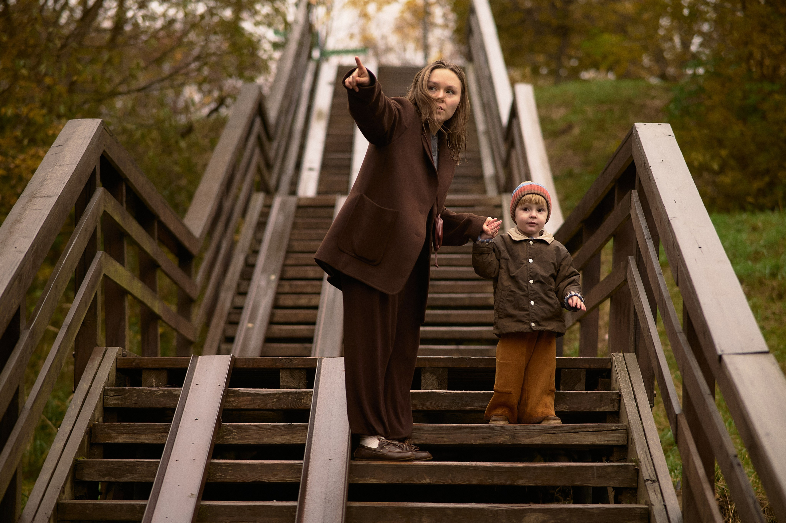 Света и Илюша под дождём. Семейный и свадебный lifestyle-фотограф в Москве Мария Петрова
