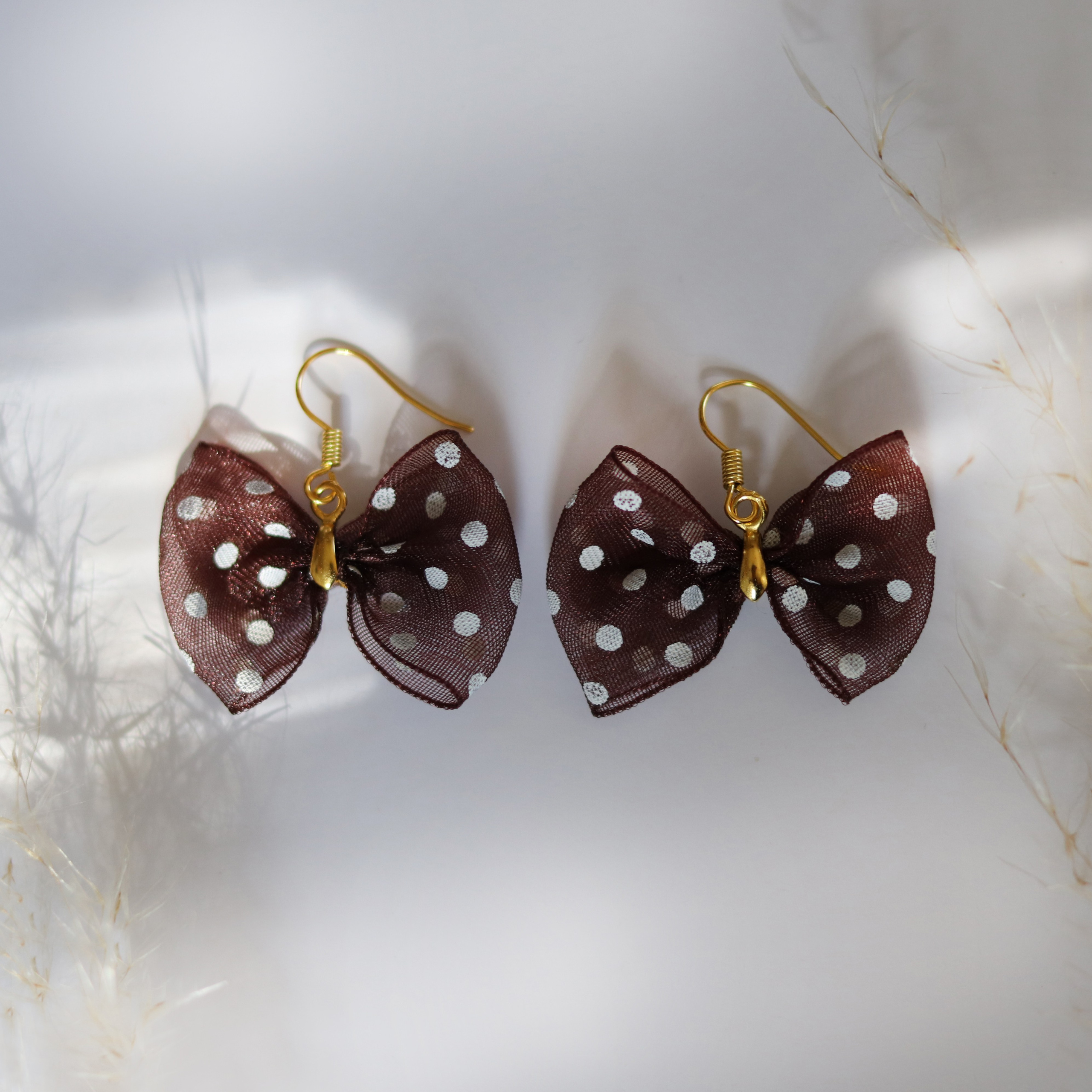 серьги, бантик, коричневый в горох