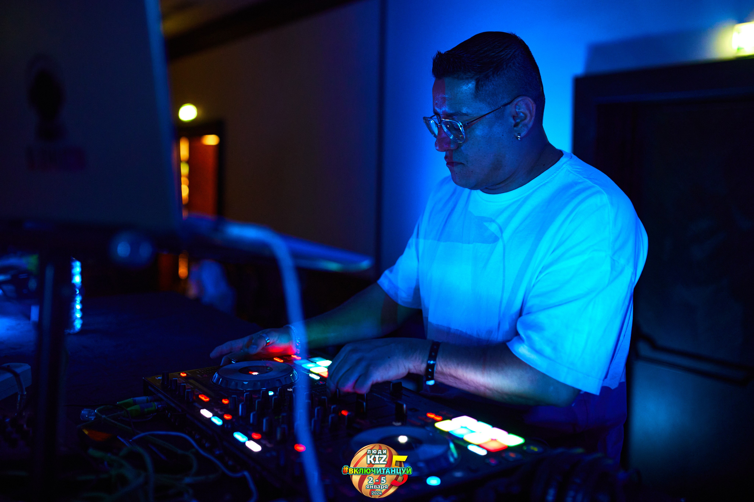 Neon Party Люди Киз. Свадебный фотограф