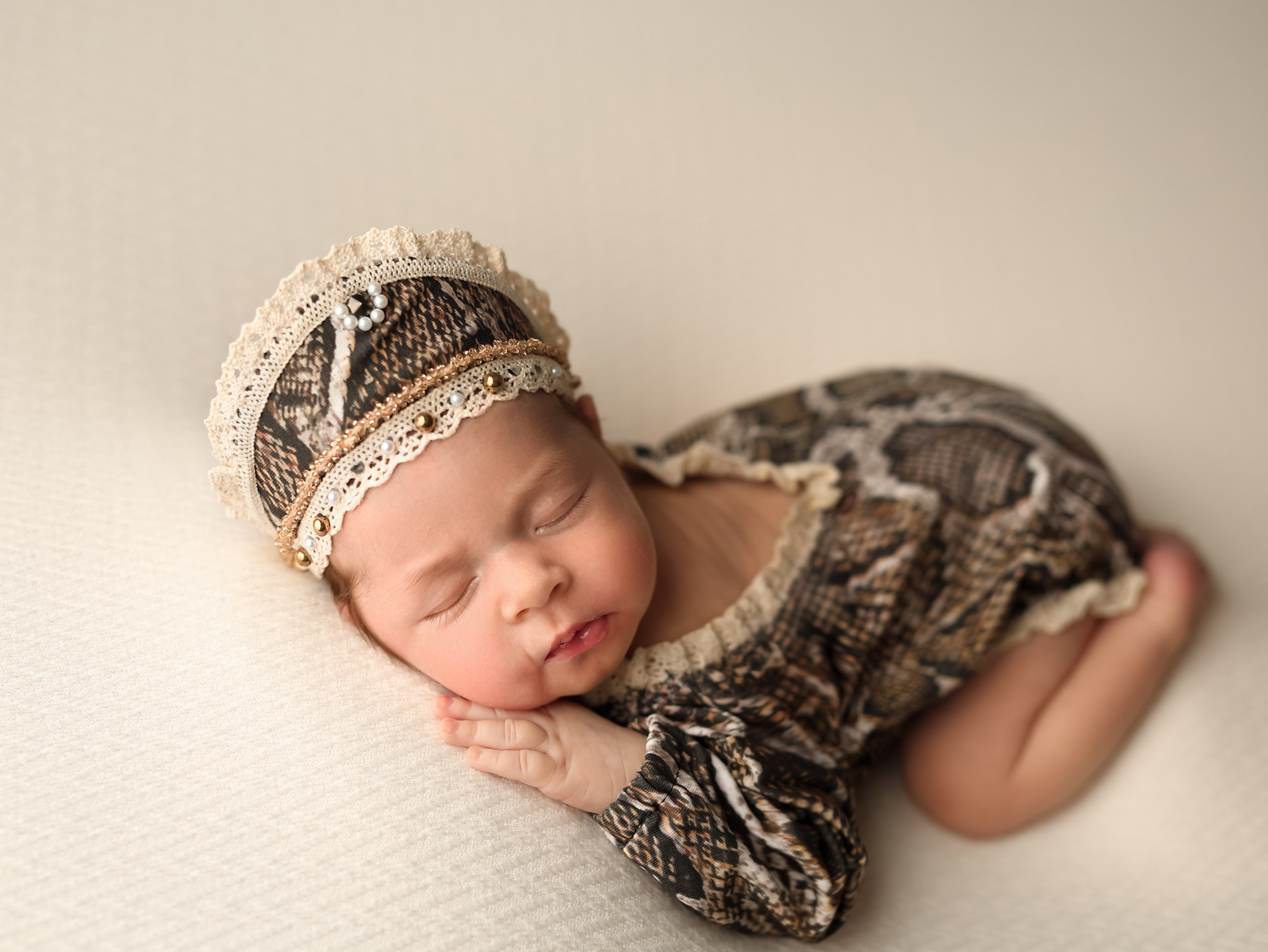 Newborn. Фотограф новорождённых в Казани Нейля Гильмутдинова ньюборн