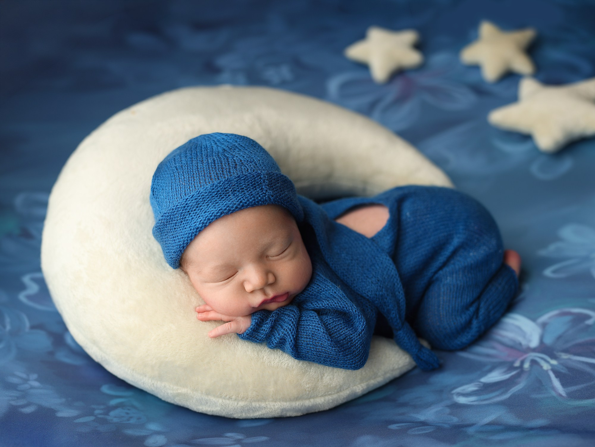Newborn. Фотограф новорождённых в Казани Нейля Гильмутдинова ньюборн