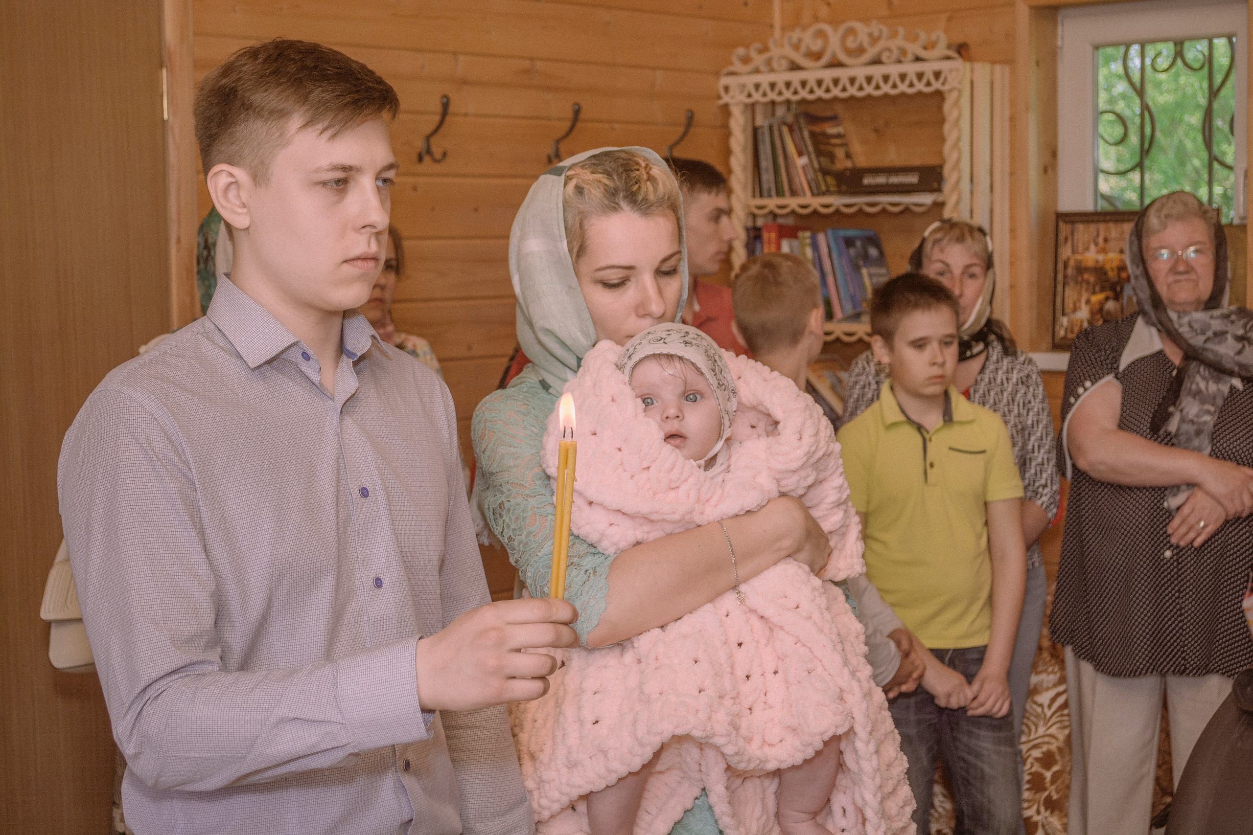Крещение Василисы в храме Николая Чудотворца в д. Старый погост. Фотограф Евгений Егоров