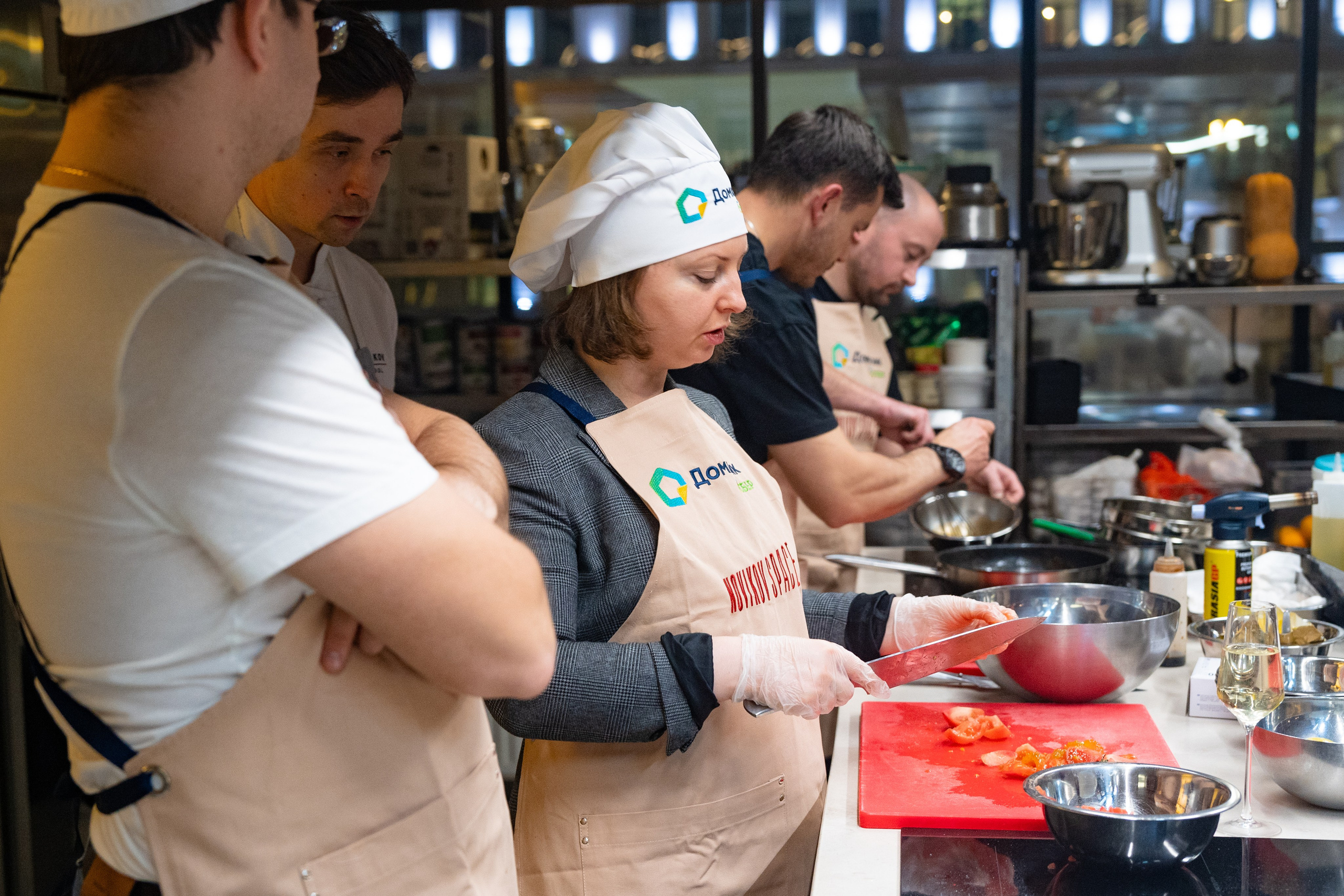 NOVIKOV SCHOOL — Умами зал. Фотограф Никита Комаров