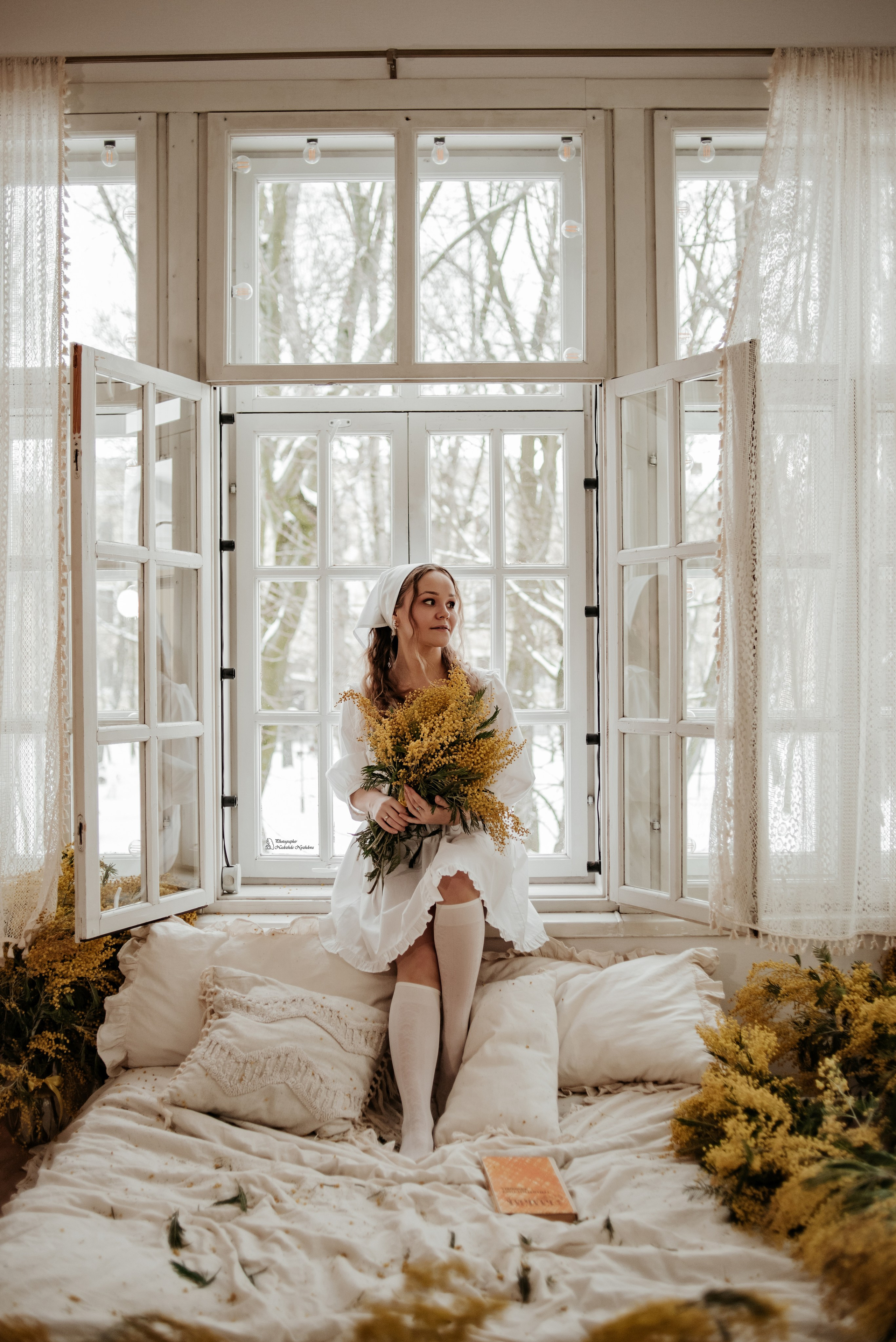 Фотограф: https://vk.com/capella.photo                                                   Модель: https://vk.com/lanasakuraa                                                Организатор: https://vk.com/creative_photoday                                        Место: https://vk.com/balcone.studio   