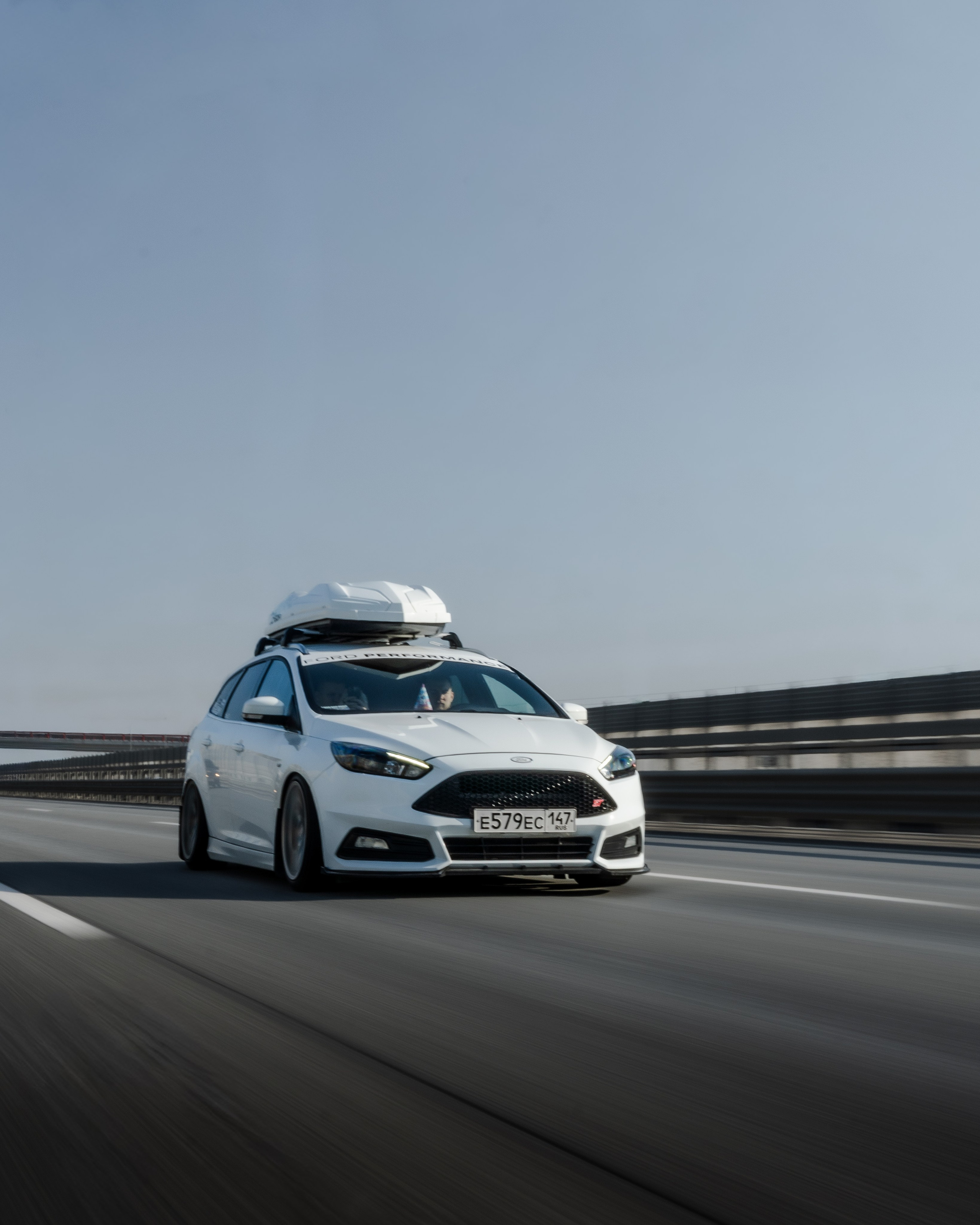 FORD FOCUS STANCE. Opasnophoto