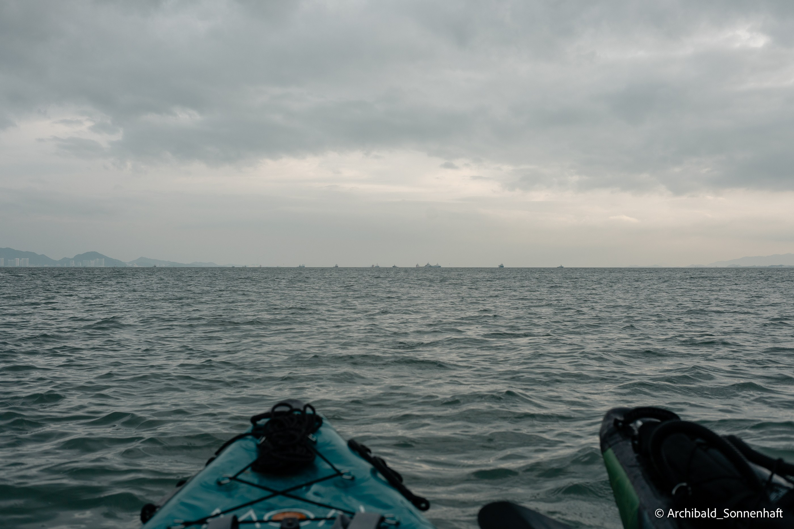 Kayaking in Huizhou, China. Photographer in Guangzhou, China. Archibald Sonnenhaft