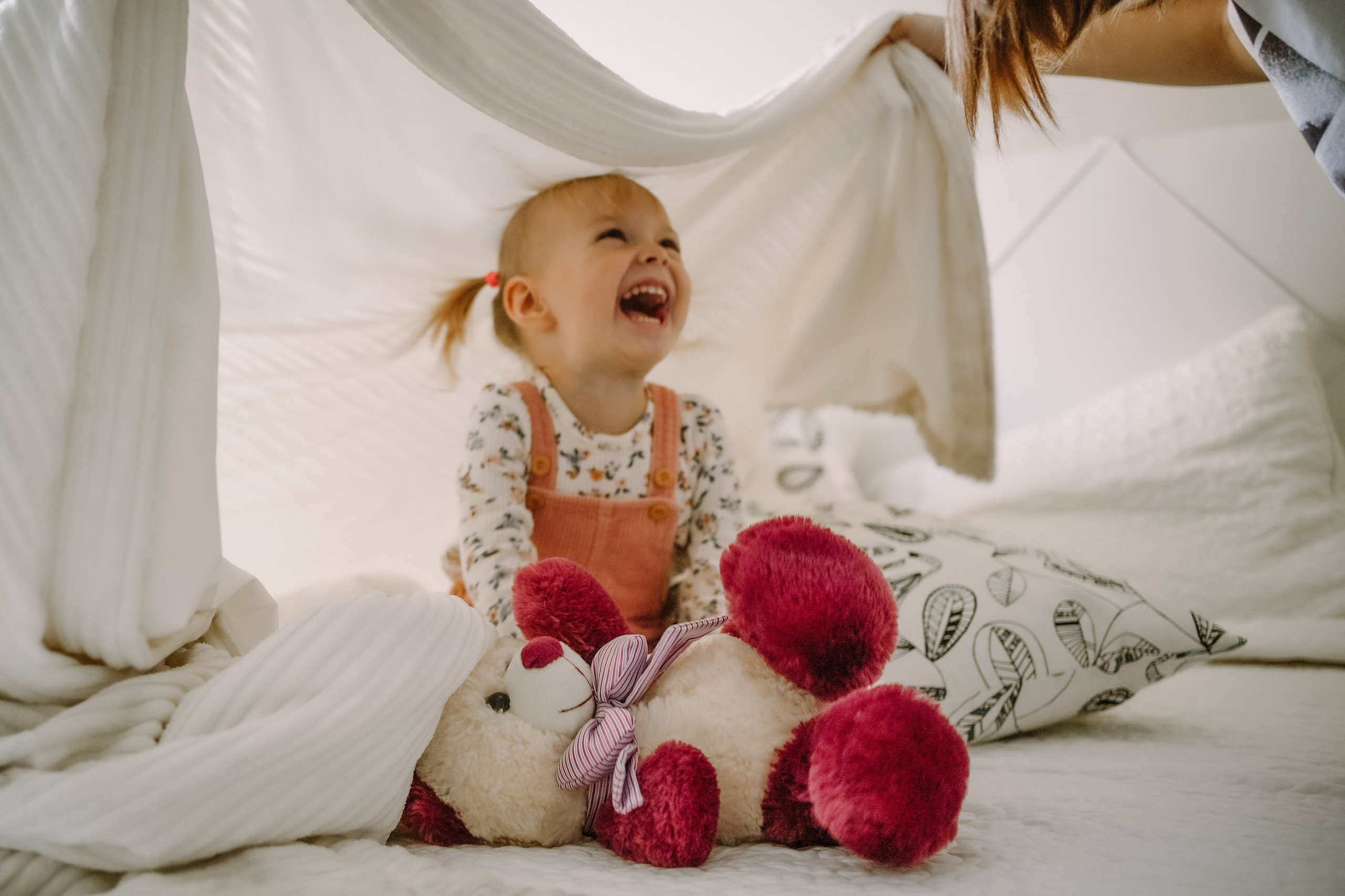 Карина, Андрей, Эмили. Главная