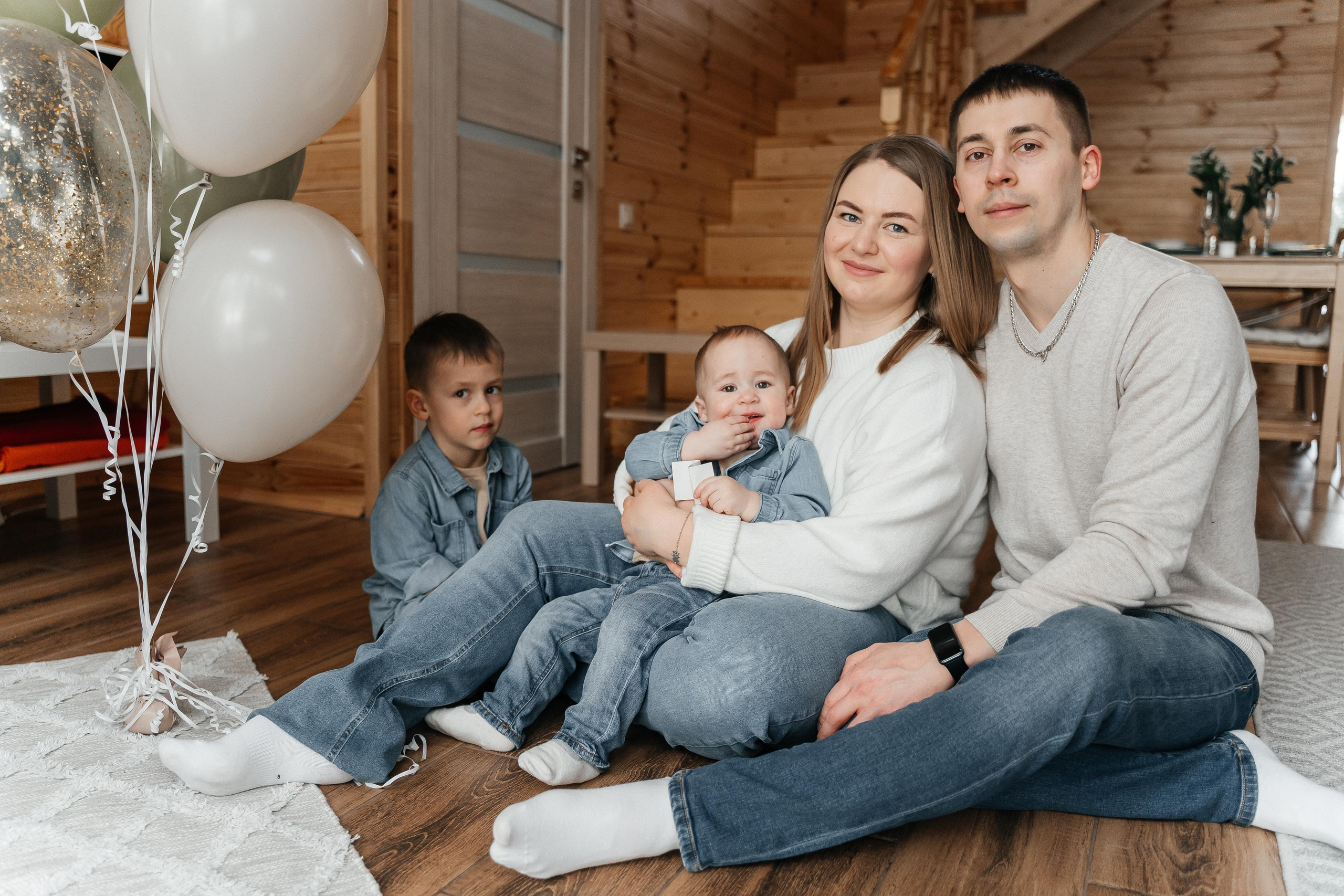 Руслан, Маргарита, Арсений и Артемий. Волик Мария