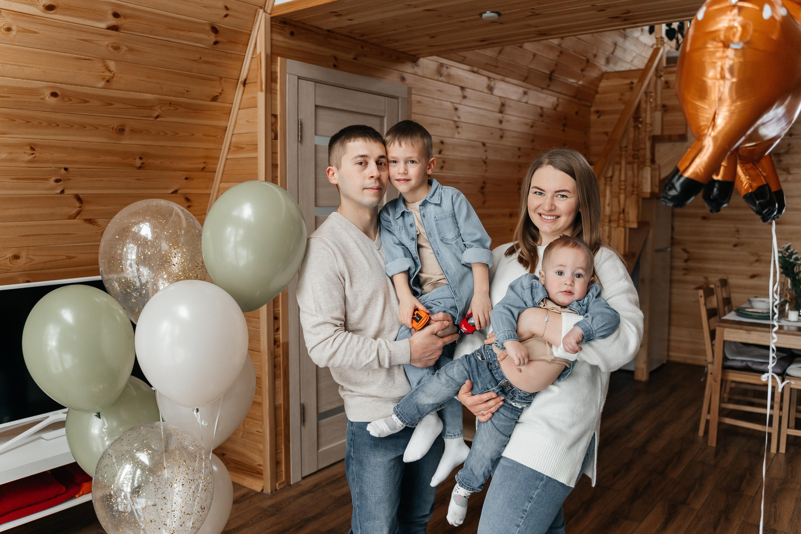 Руслан, Маргарита, Арсений и Артемий. Волик Мария